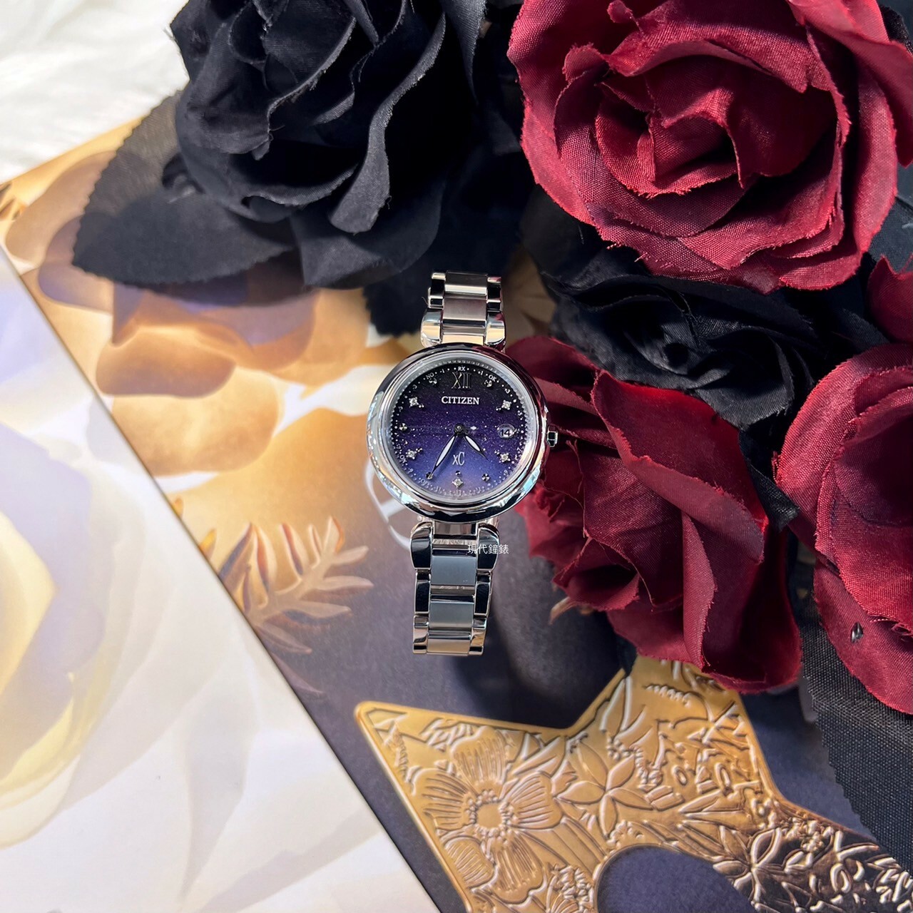 【CITIZEN 星辰】XC系列 月光彩虹鈦金屬電波女錶 ES9460-70L 29mm 現代鐘錶