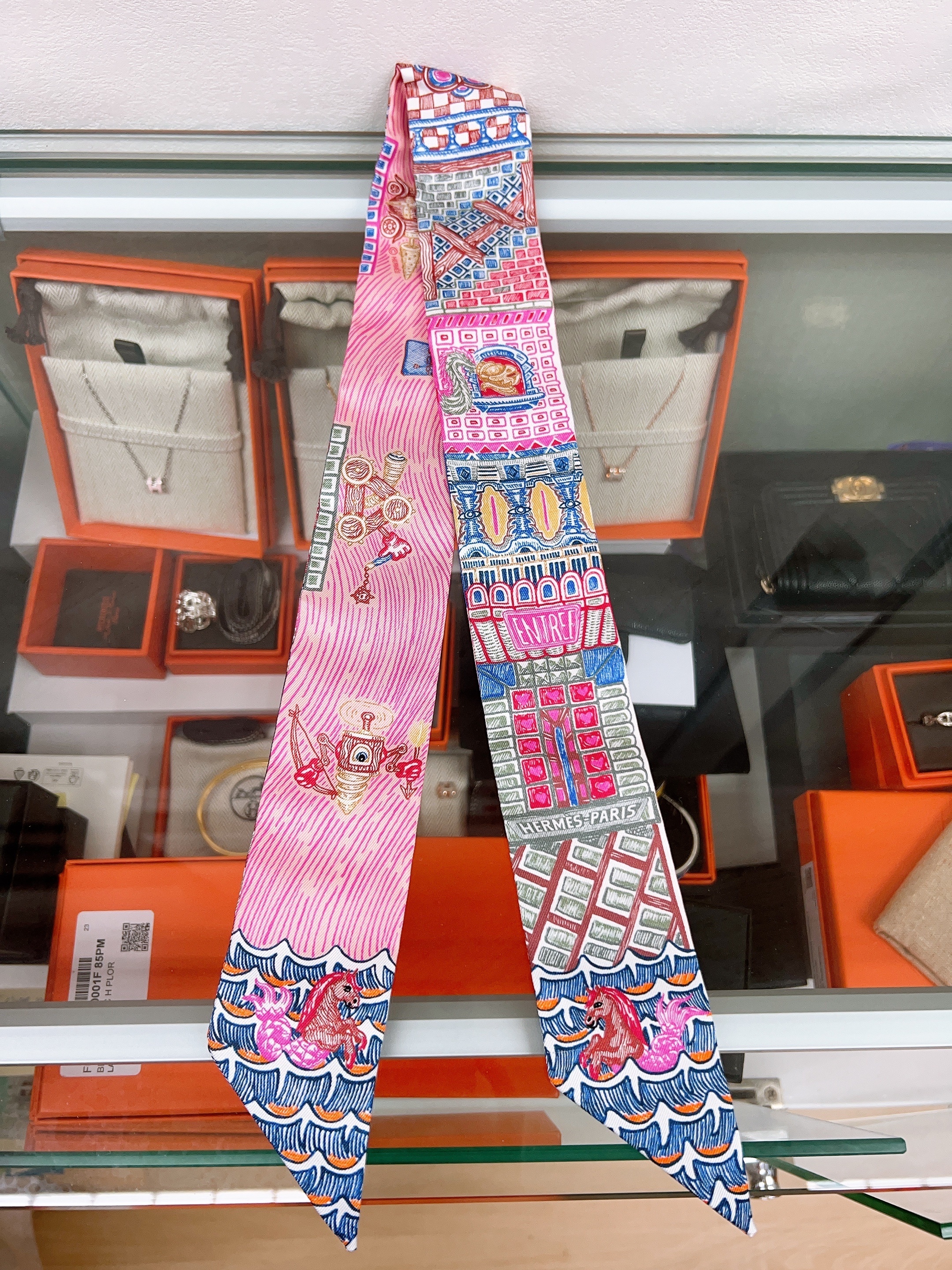 *Brand New* Hermes twilly (super silk quest/ pink)