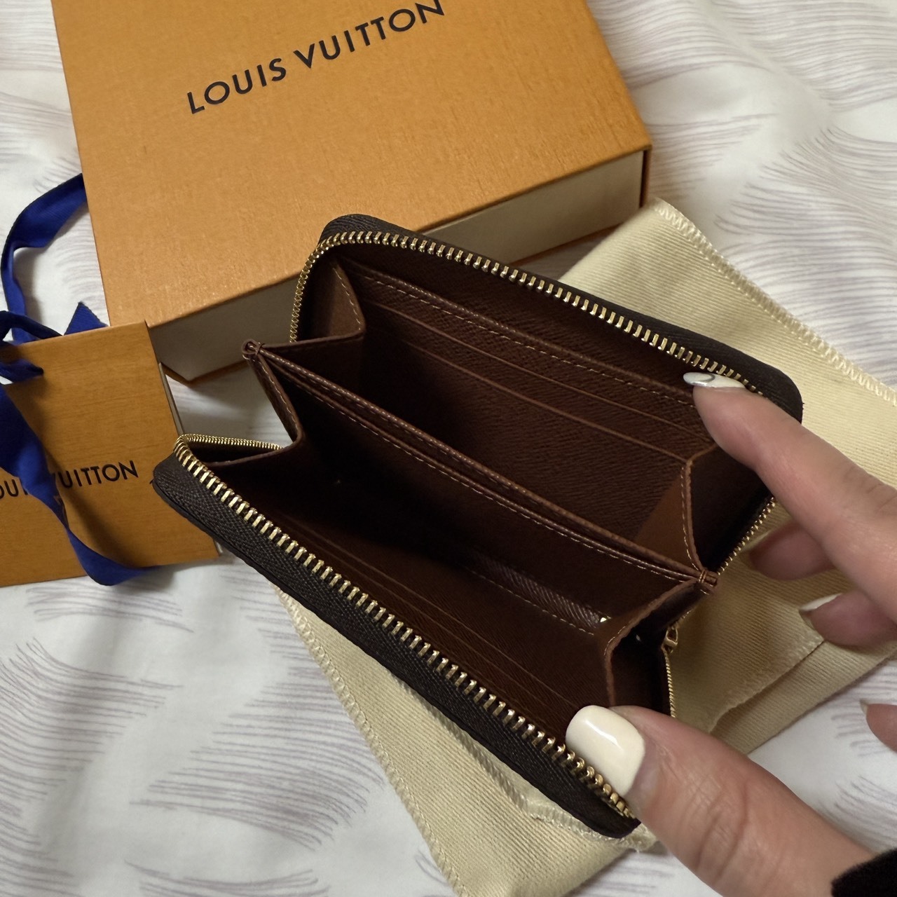 【Luxury】LV 經典款 M60067 拉鏈零錢包 Monogram帆布-拉鍊零錢包 小型皮件 短夾 台灣公司貨 全新販售 LOUIS VUITTON