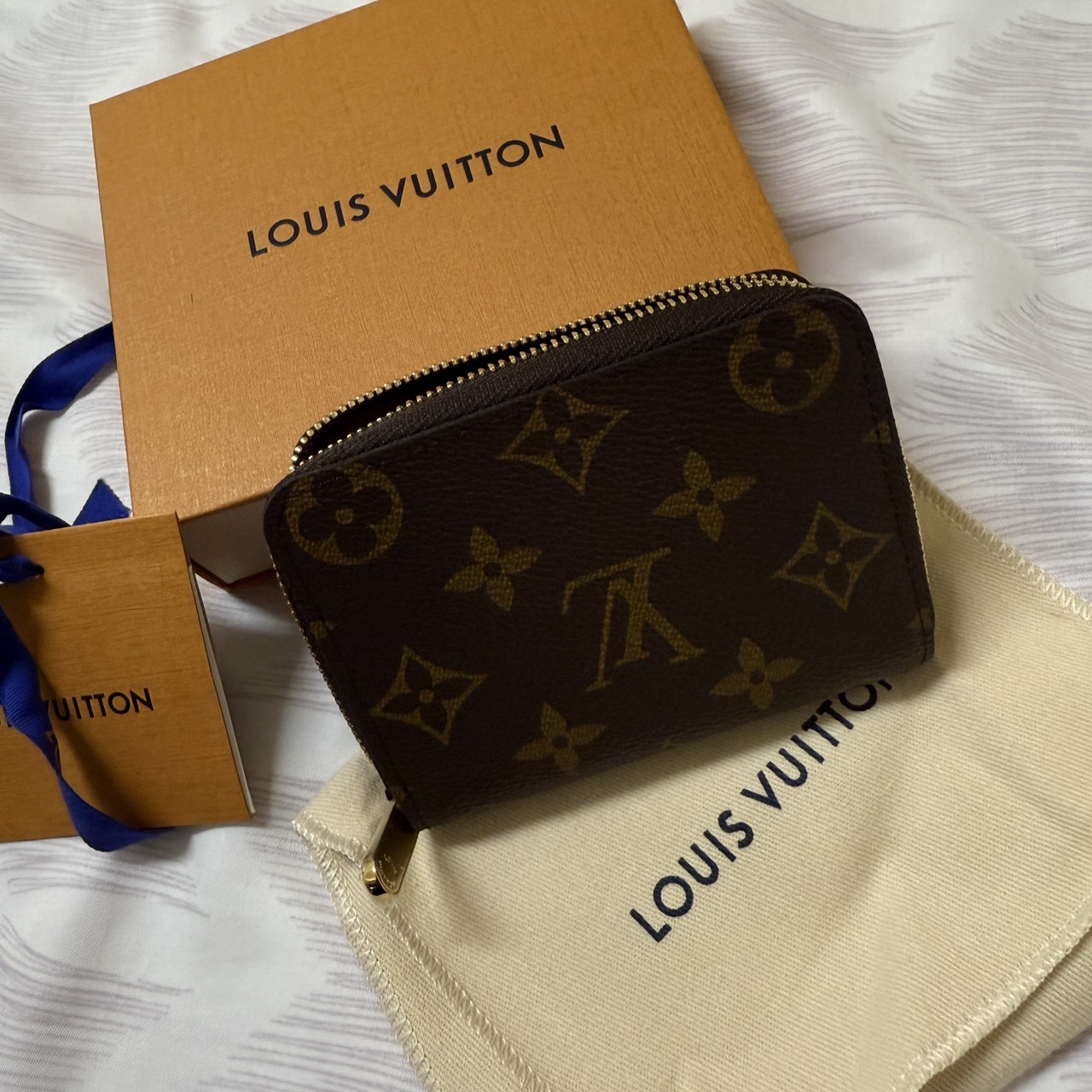 【Luxury】LV 經典款 M60067 拉鏈零錢包 Monogram帆布-拉鍊零錢包 小型皮件 短夾 台灣公司貨 全新販售 LOUIS VUITTON