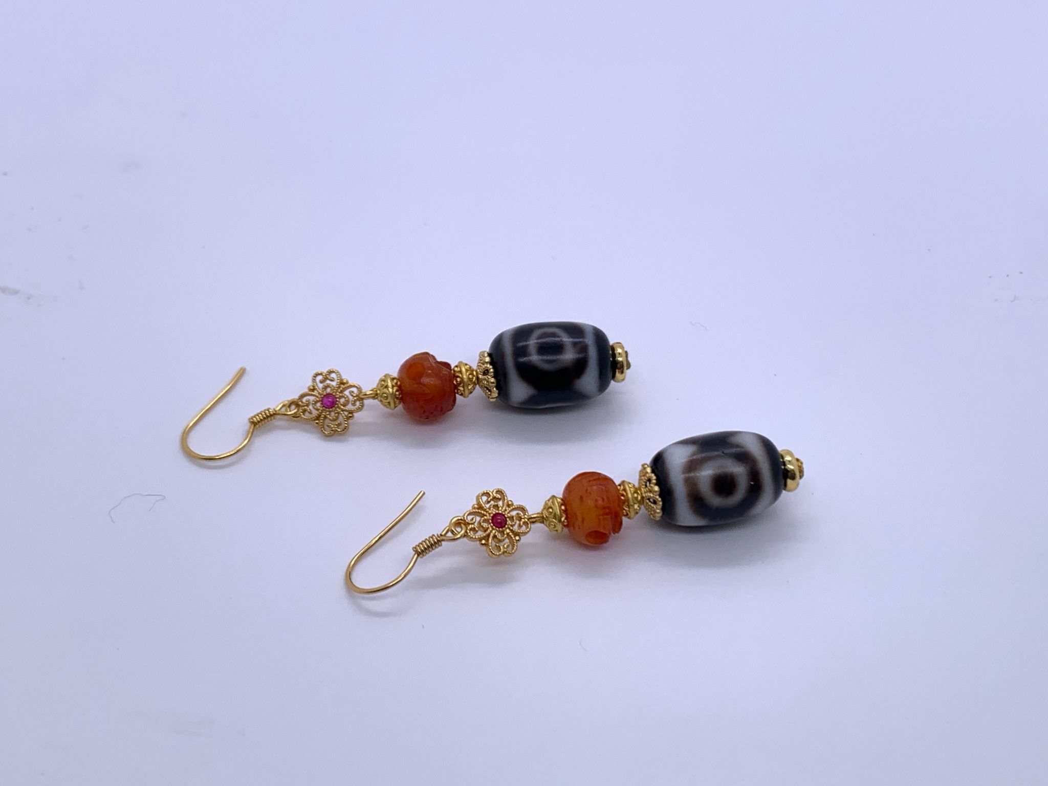 D17 - 黑白熊貓眼天珠耳環設計款