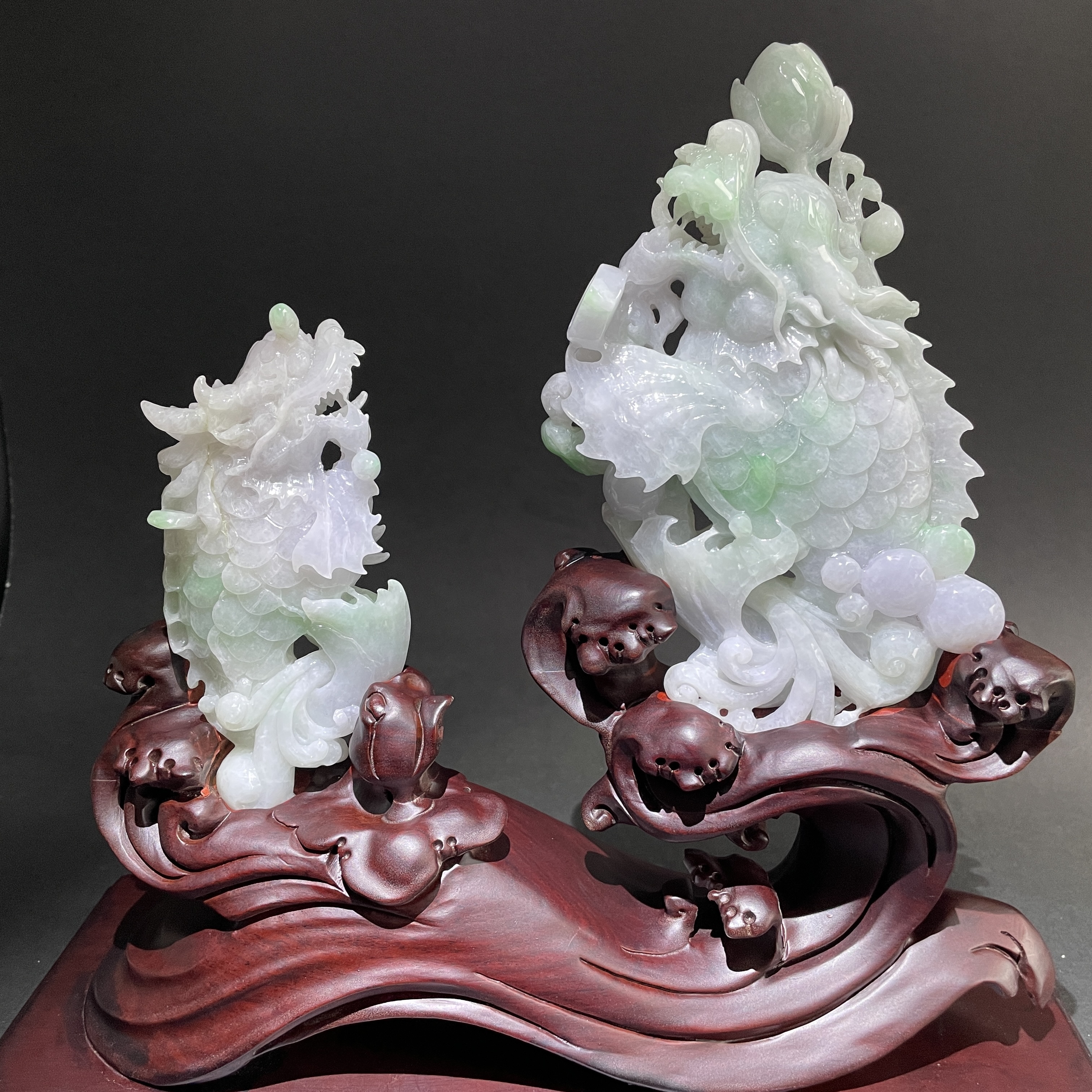 J2398 翡翠春彩金龍魚玉雕擺件一對