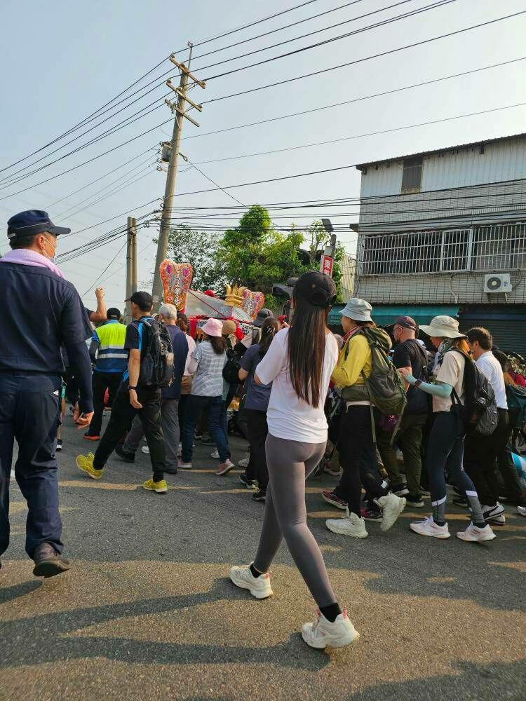 穿著涼感吸濕排汗上衣，調節體溫更舒適｜2025白沙屯媽祖遶境-急行軍進香裝備指南！