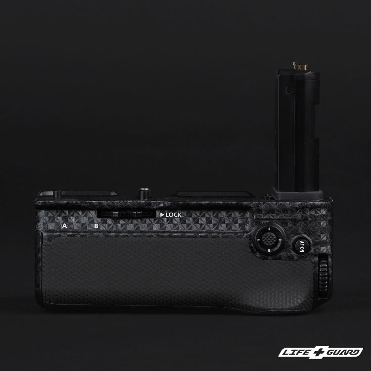 鎧甲貼膜質感特寫，LIFE+GUARD 設計風格