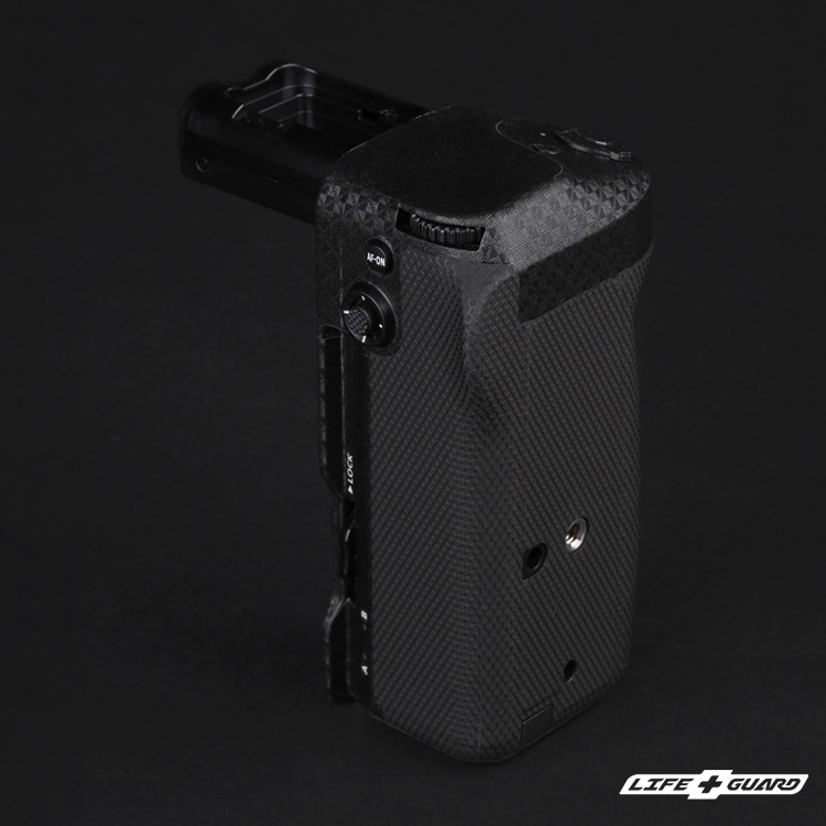 鎧甲貼膜質感特寫，LIFE+GUARD 設計風格