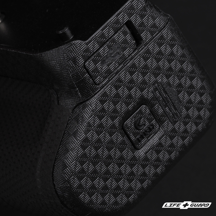 LIFE+GUARD 貼膜安裝示意，適用 Nikon MB-N12