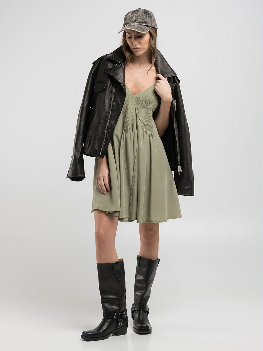 軍綠色傘狀褶襉細帶短洋裝