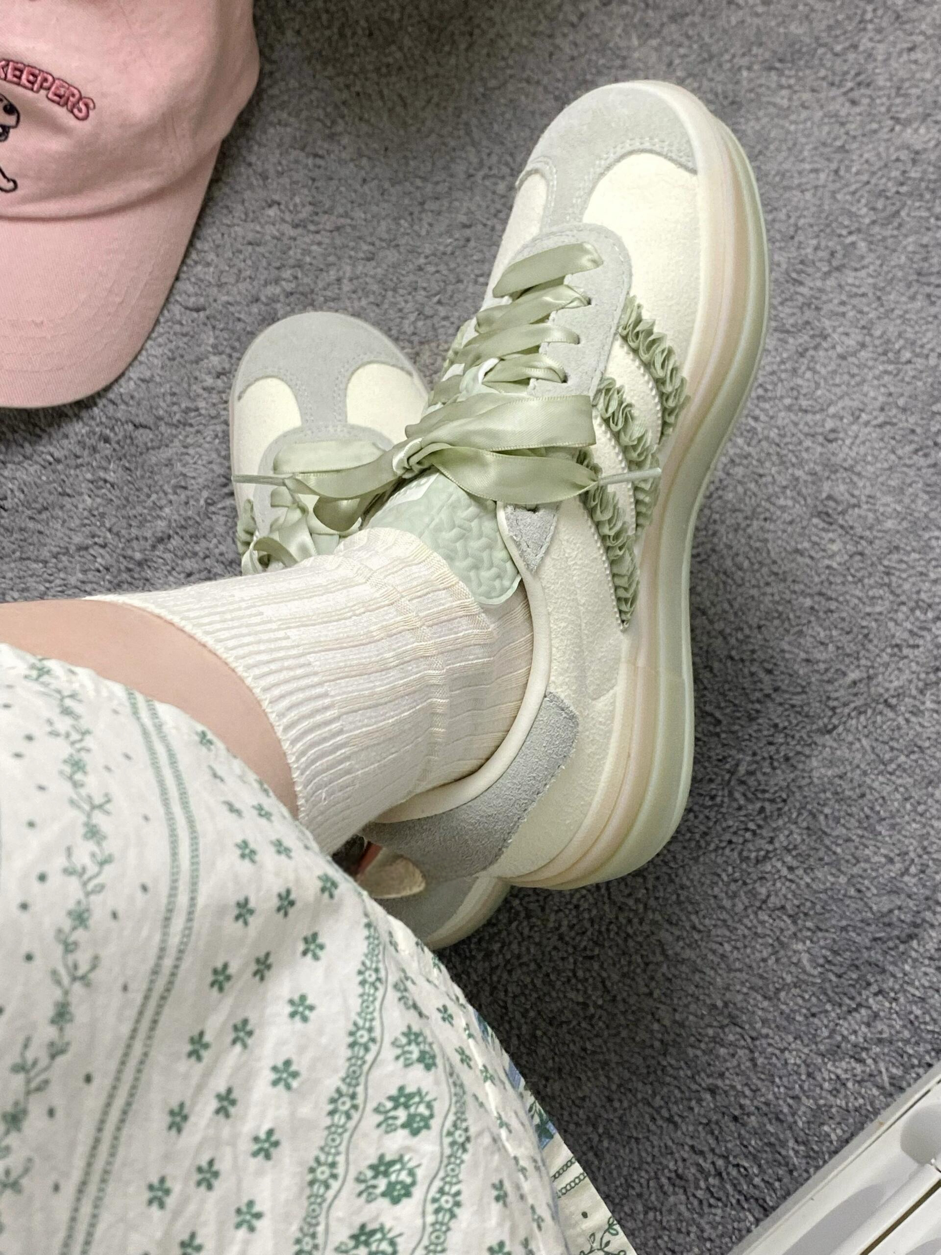 Adidas Originals Gazelle Bold 抹茶奶蓋 淺綠色 米白色 芭蕾風 麂皮 緞帶 厚底 解構 女鞋 JR8373/預購