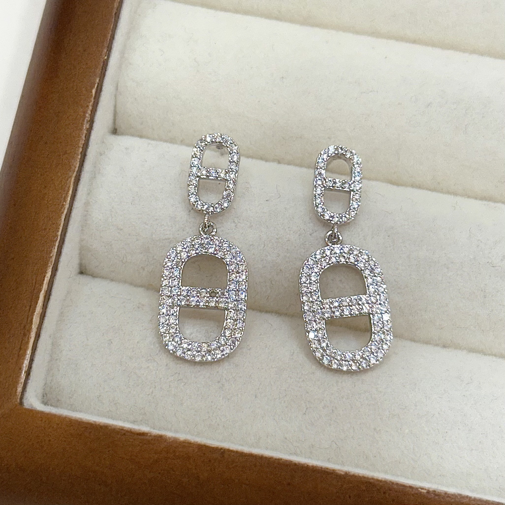 U07滿鑽豬鼻垂吊