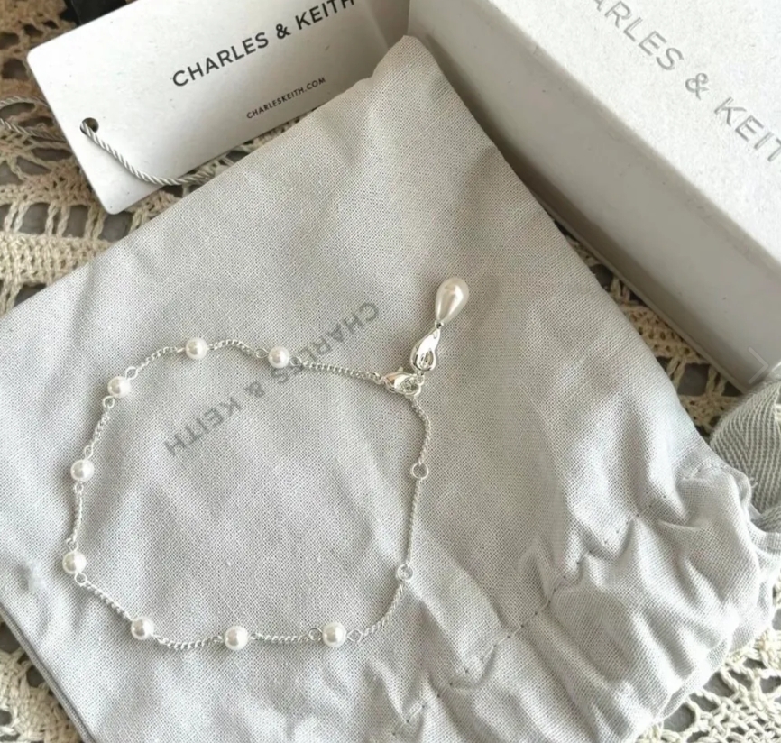 【代購】Charles & Keith Corrine 珍珠手鍊 珍珠 銀色 小CK 手鍊