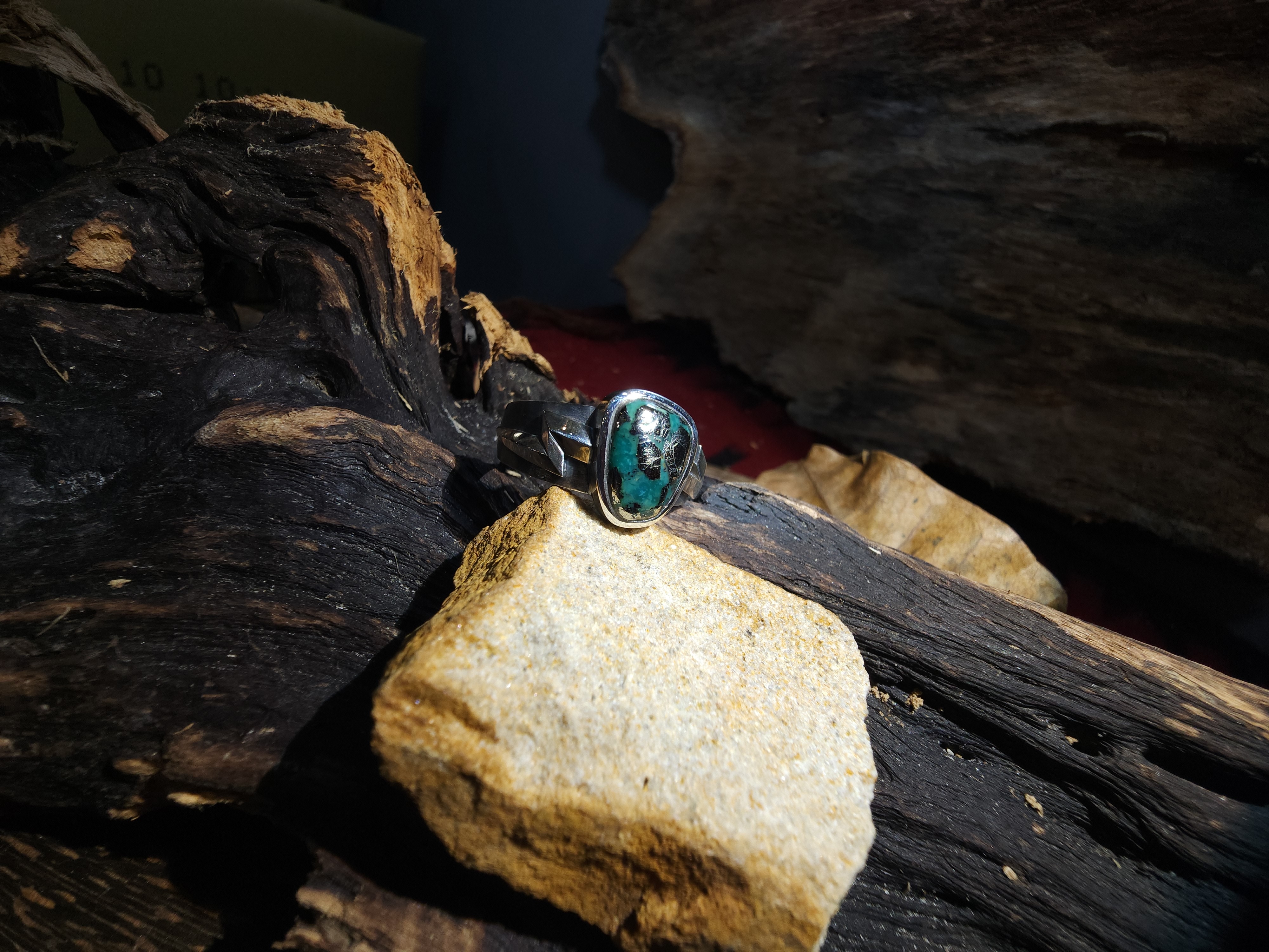 *Black Venom Jewelry- Freedom & Prayer 純銀閃電戒鑲 Morenci II松石