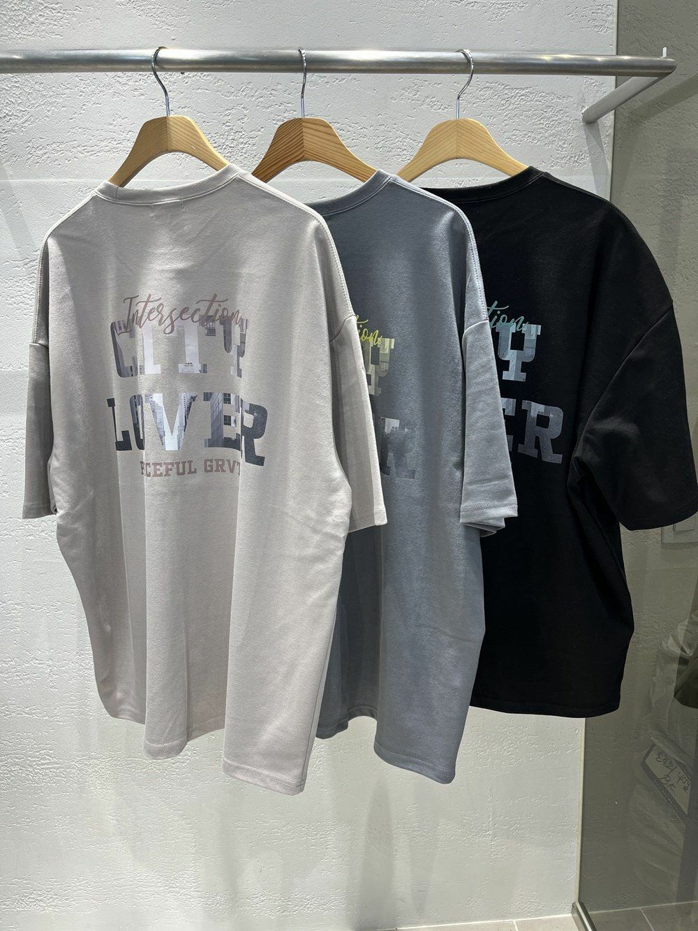 OverSize英文字圖案短袖Tee 10.GVTY-0189T