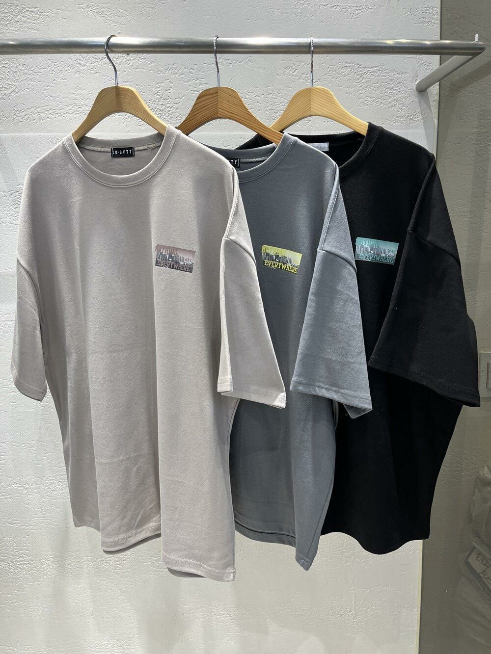 OverSize英文字圖案短袖Tee 10.GVTY-0189T