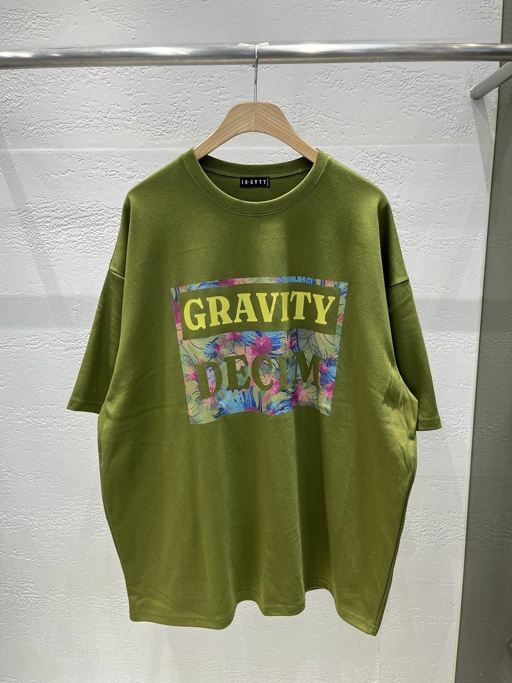 OverSize英文字圖案短袖Tee 10.GVTY-0190T