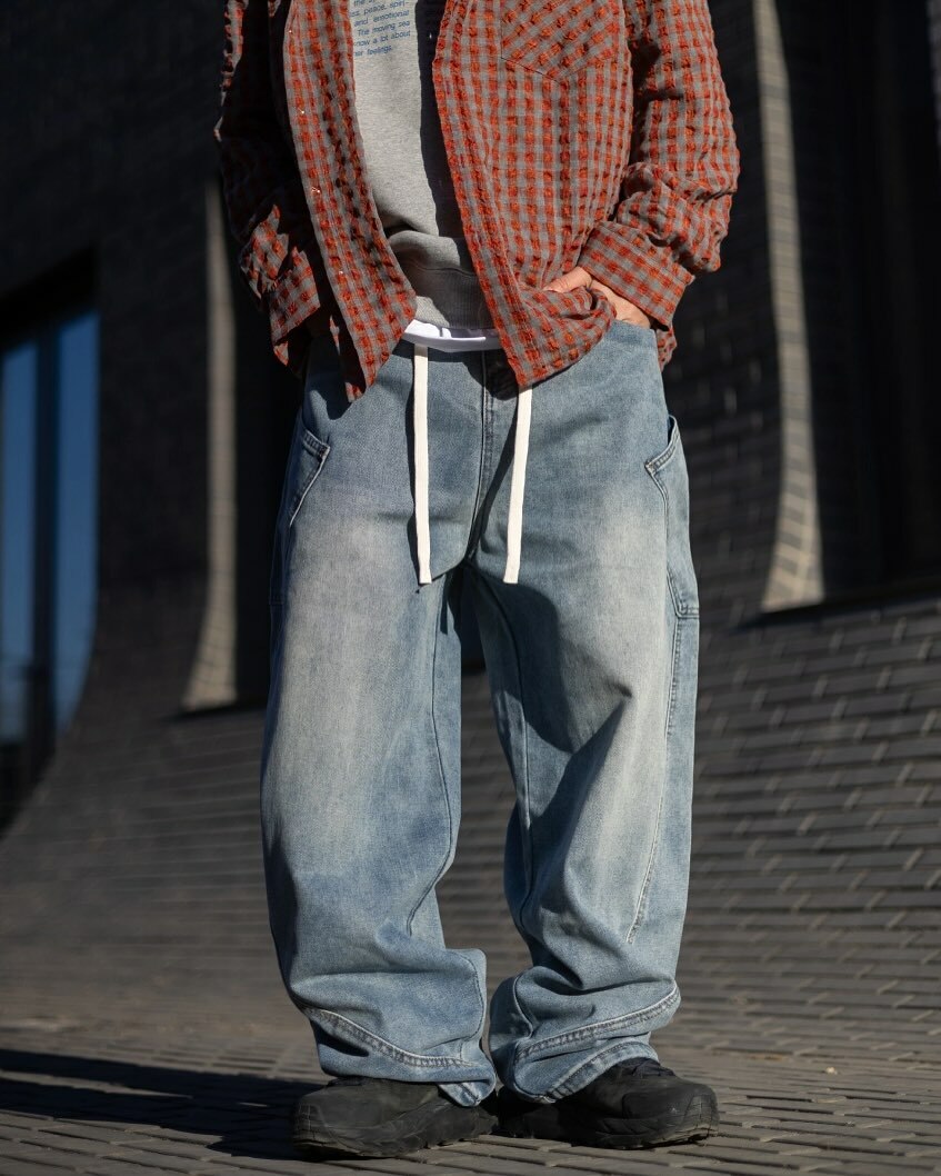 開衩口袋寬腿牛仔褲