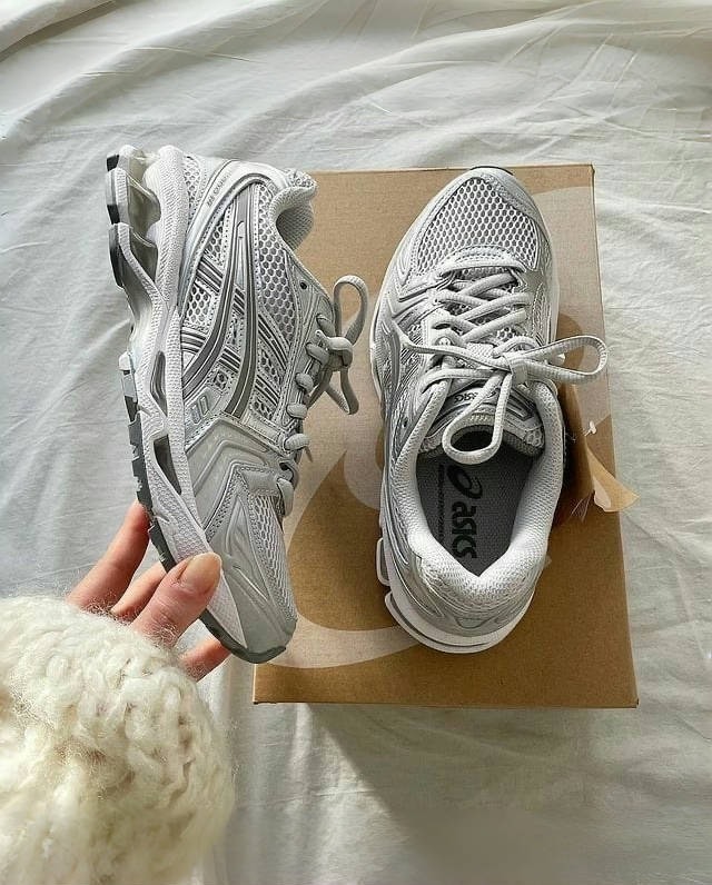 ASICS GEL-KAYANO 14 白銀 1202A056-021