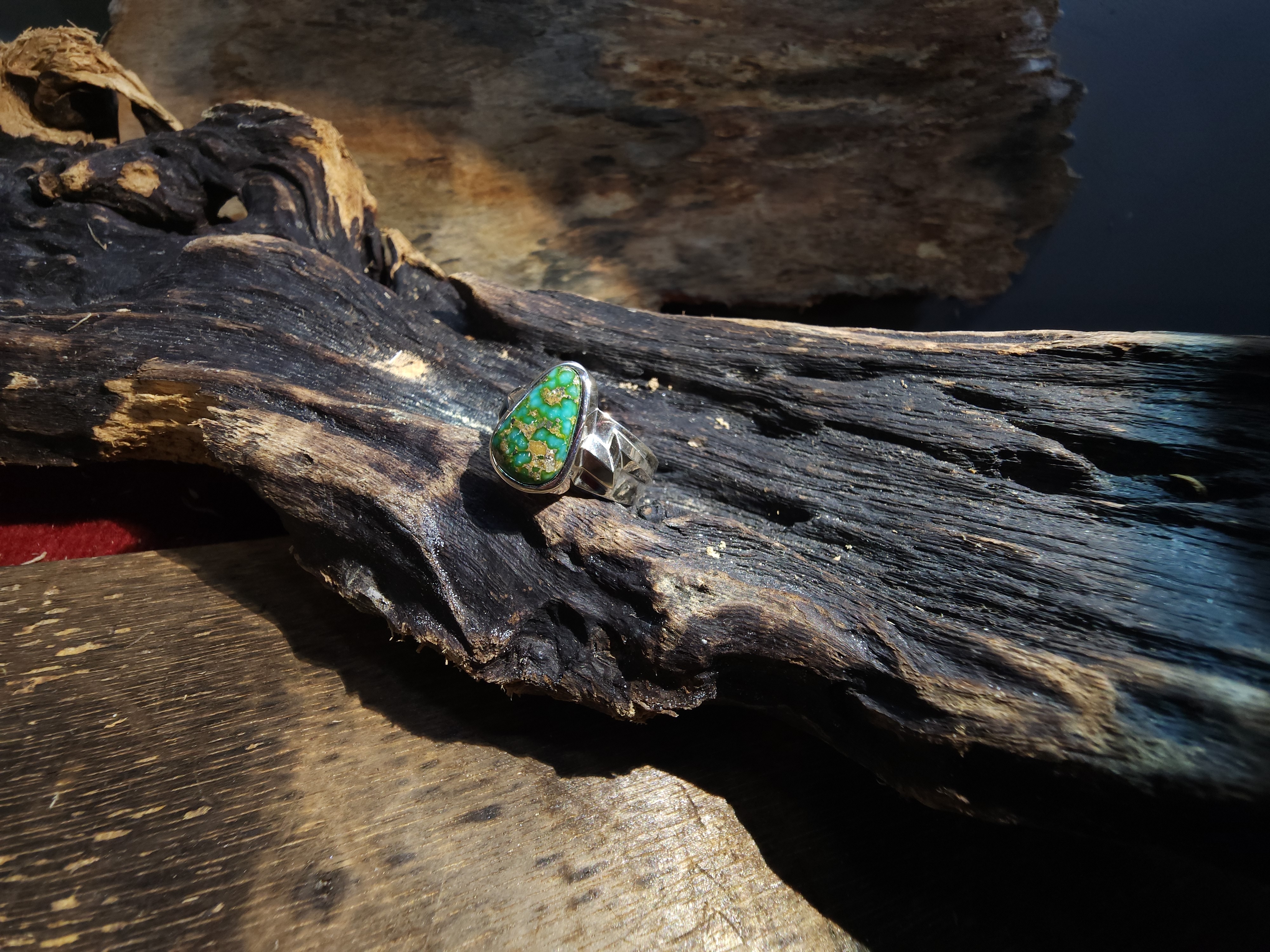 *Black Venom Jewelry- Freedom & Prayer 純銀閃電戒鑲 Sonora Gold 松石