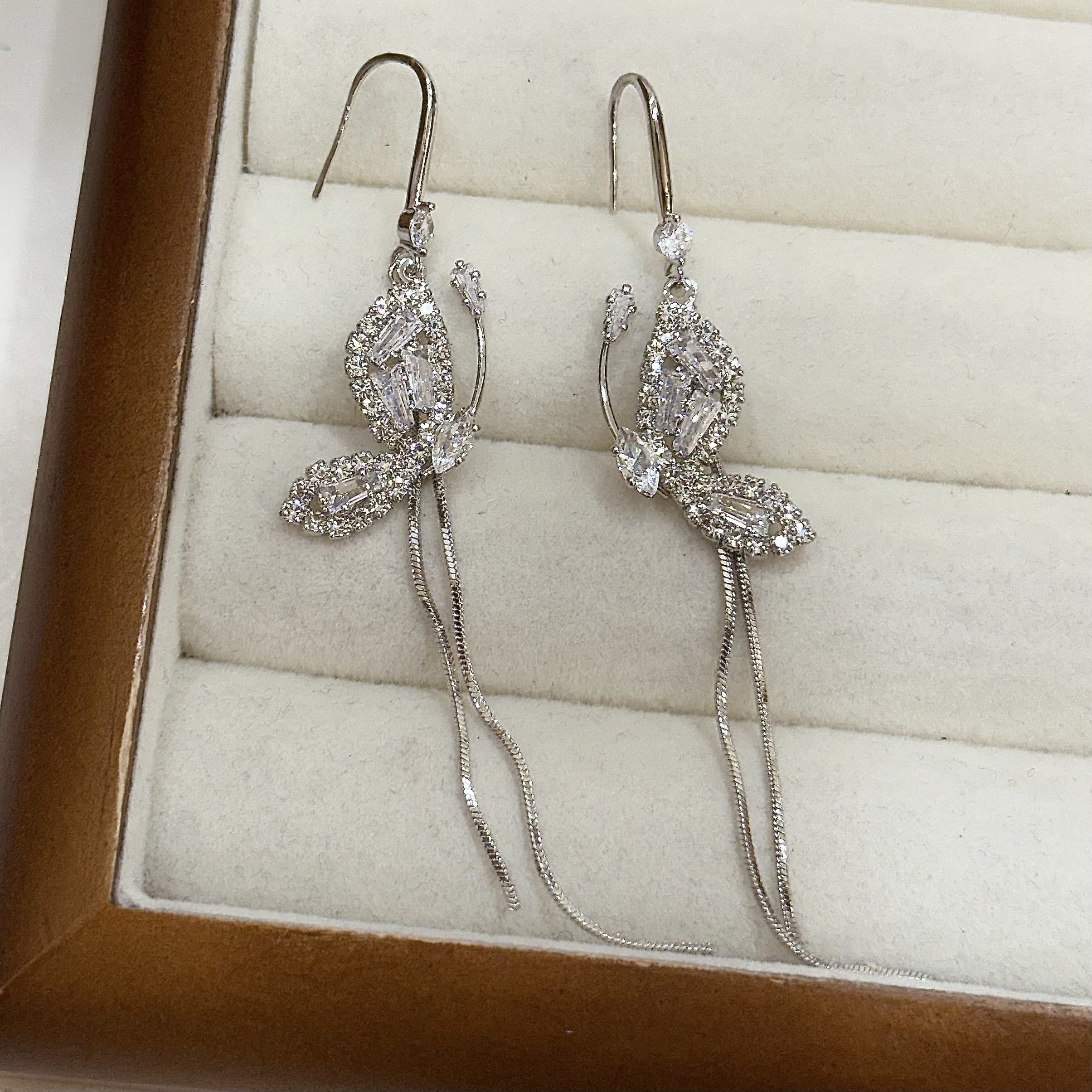 U12排鑽鋯石蝴蝶垂吊