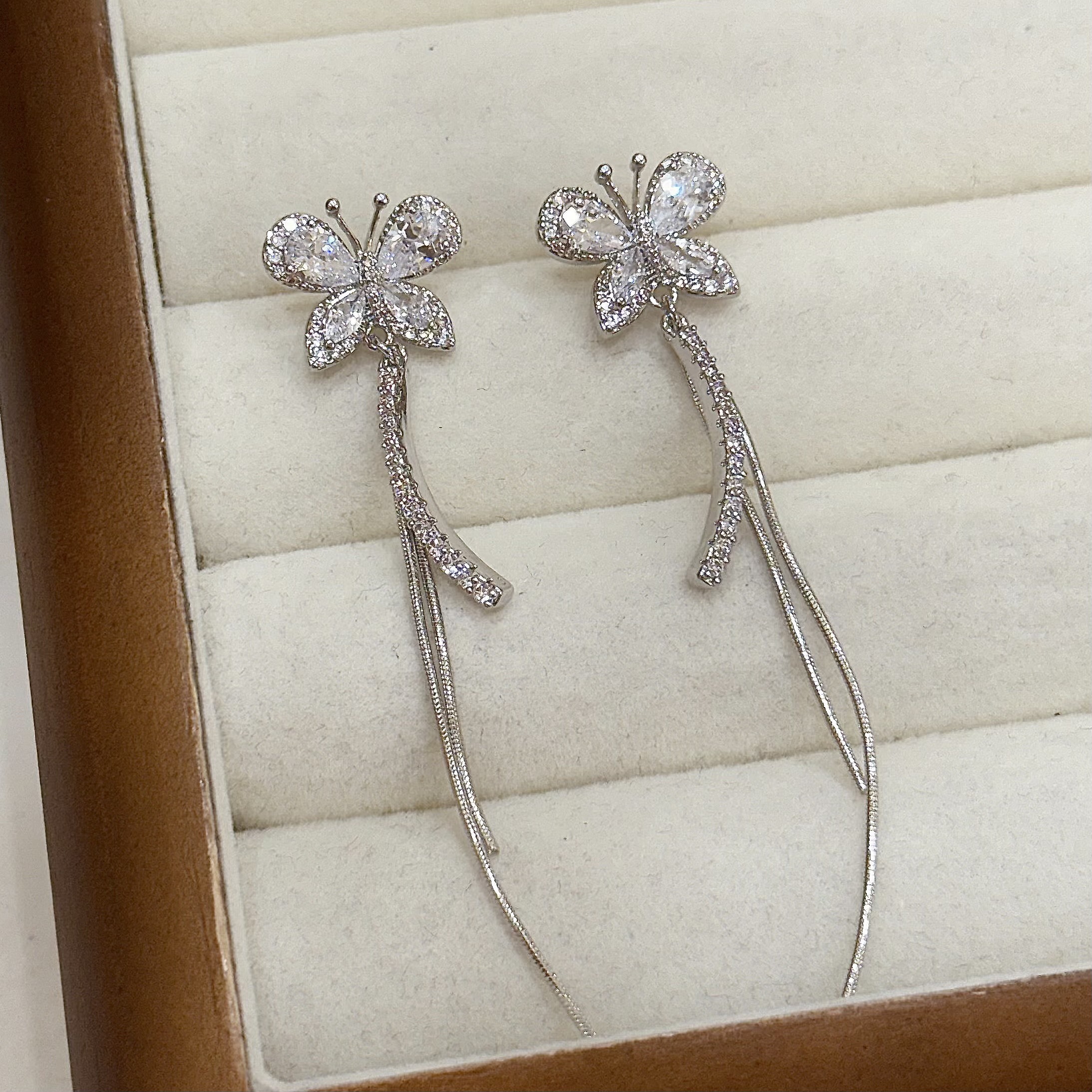 U13滿鑽蝴蝶流蘇垂吊