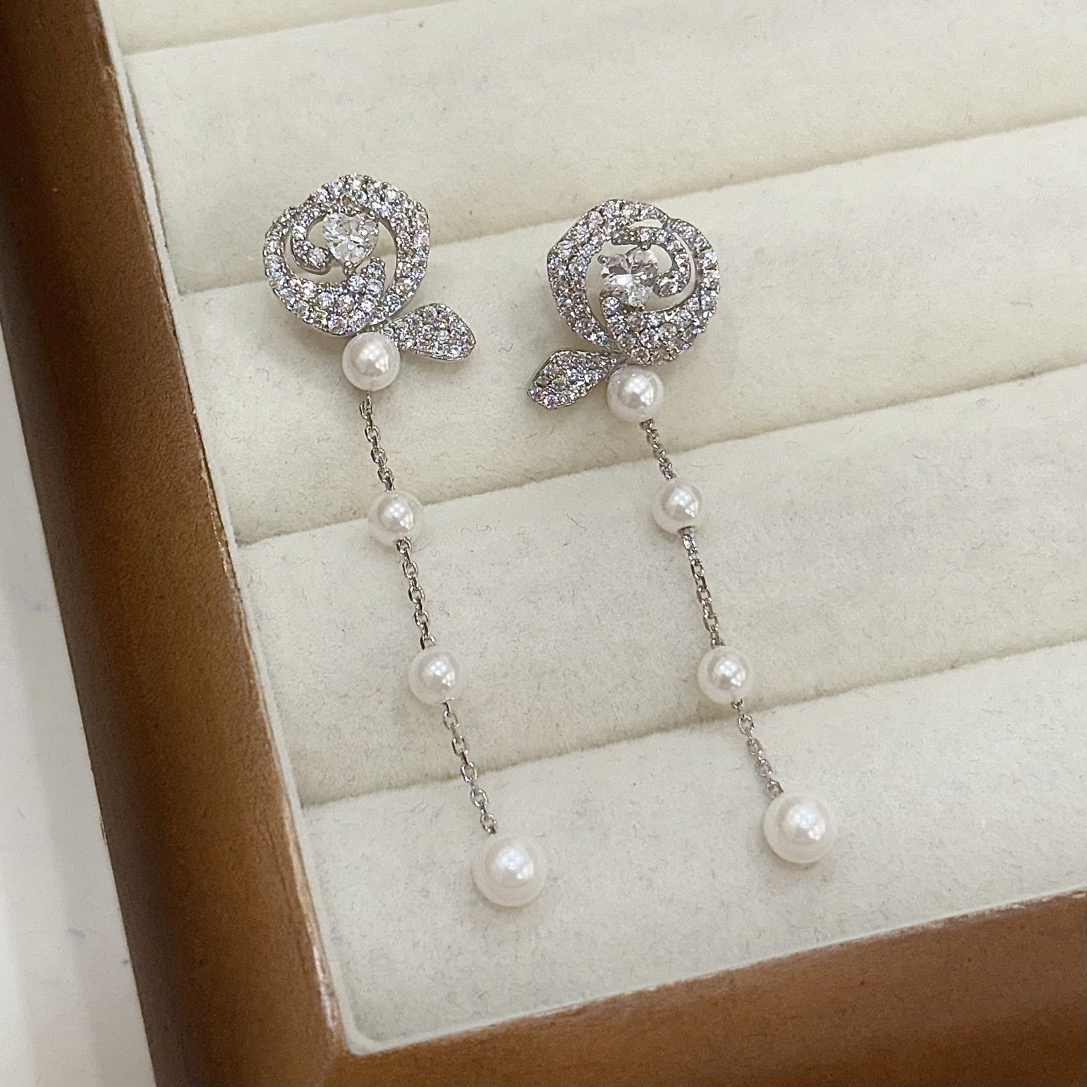 U20滿鑽玫瑰珍珠垂吊