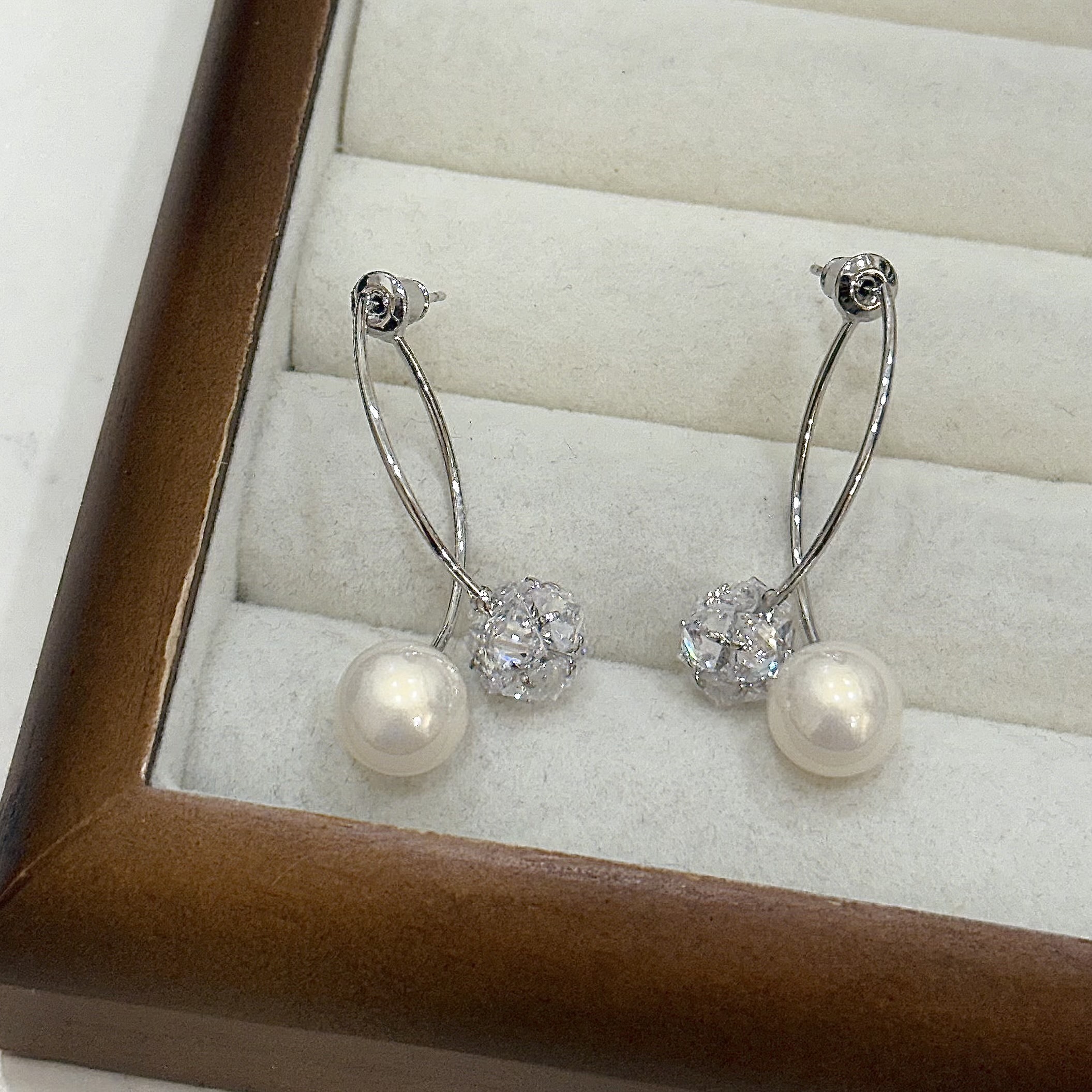 U25珍珠鑽球交叉前後扣