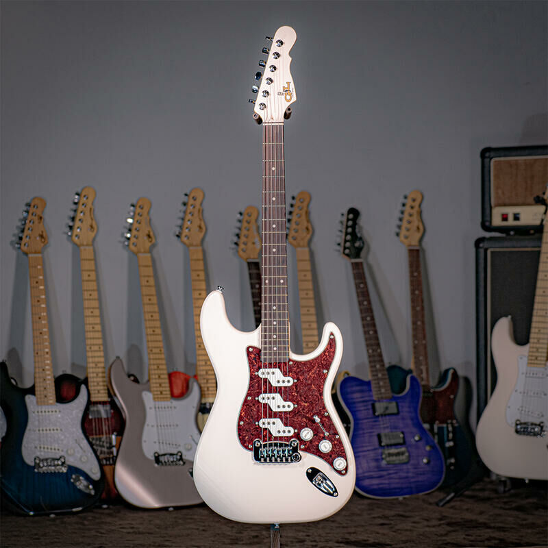 G&L Tribute COMANCHE Olympic White 電吉他