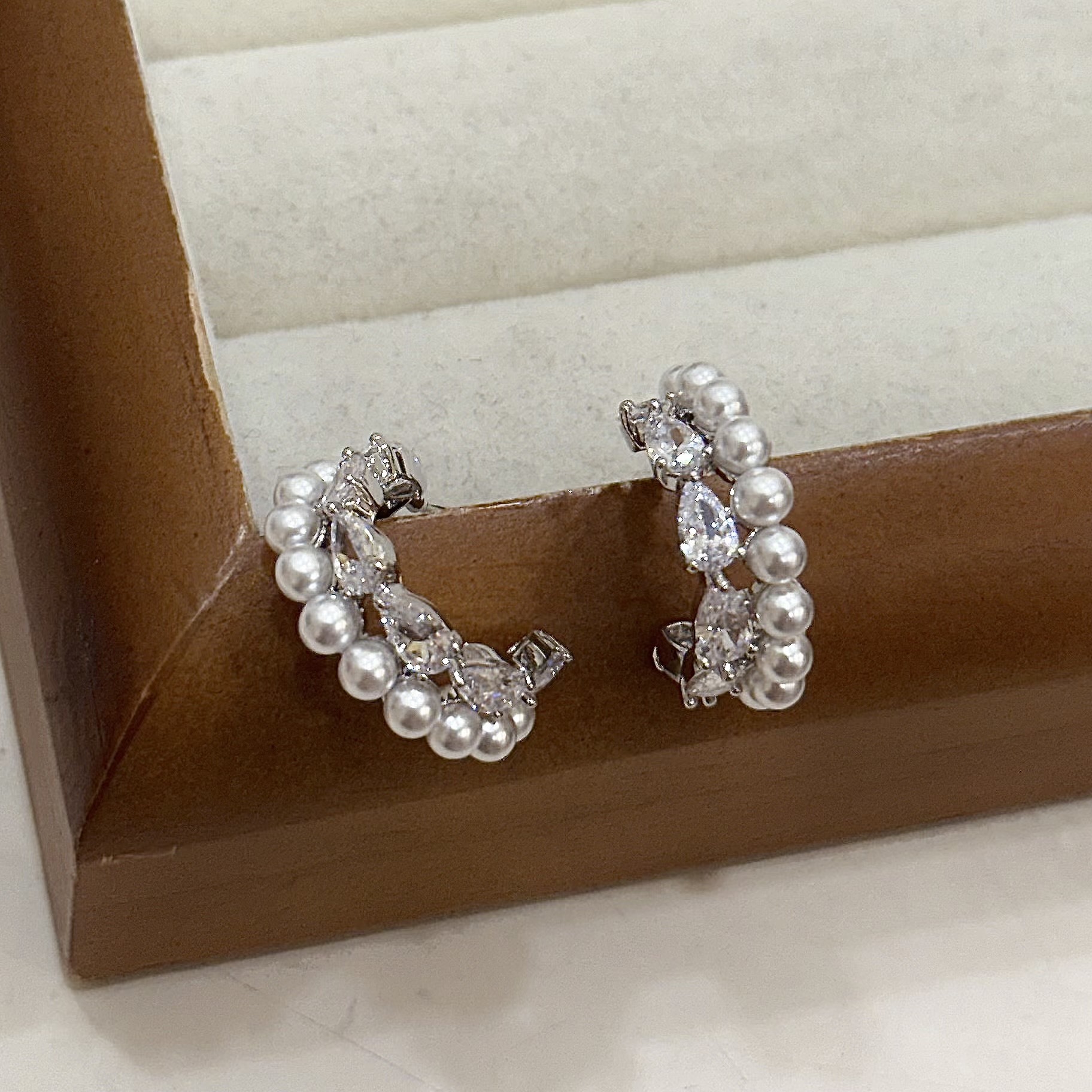 U31水滴鑽珍珠雙排C字圈