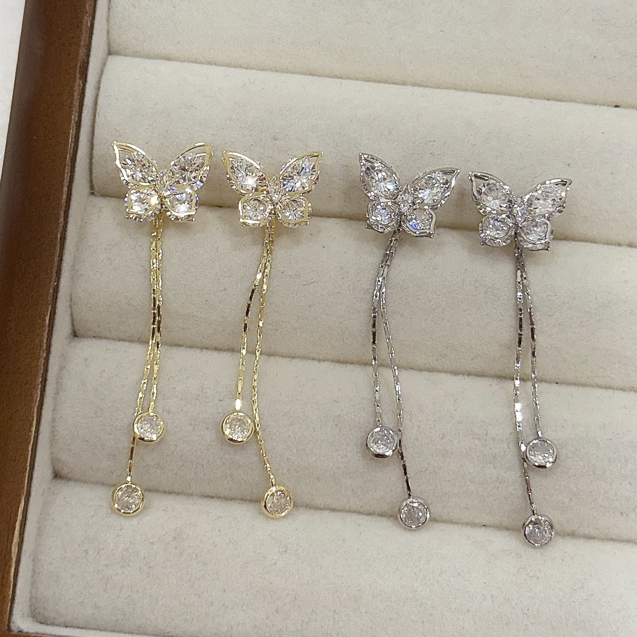 U32鋯石蝴蝶圓鑽前後扣垂吊