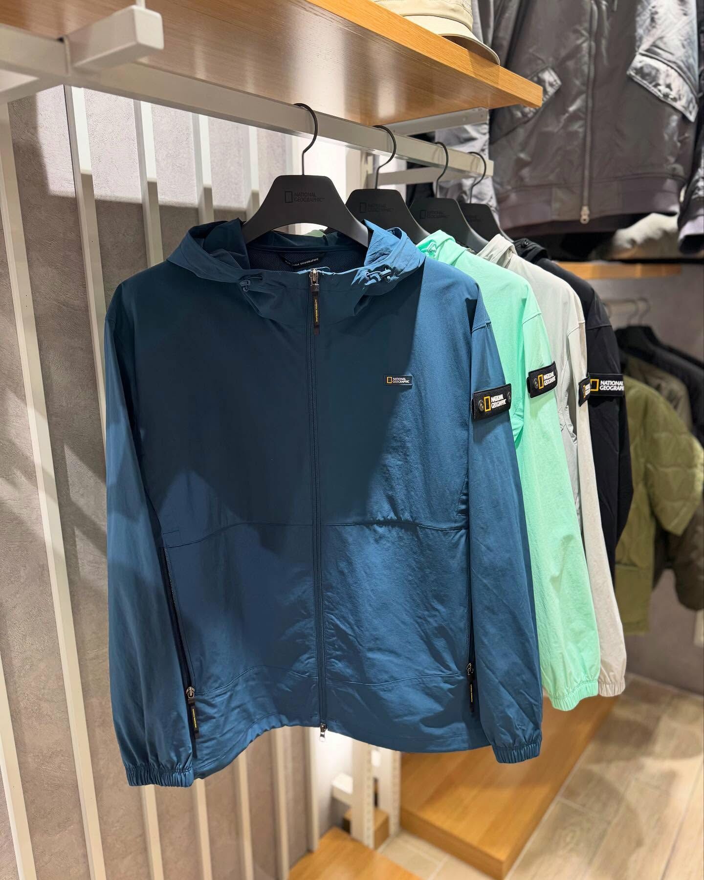 【代購】NATIONAL GEOGRAPHIC 國家地理 梭織 輕量 連帽 外套 N252UFT140 / N252UFT840