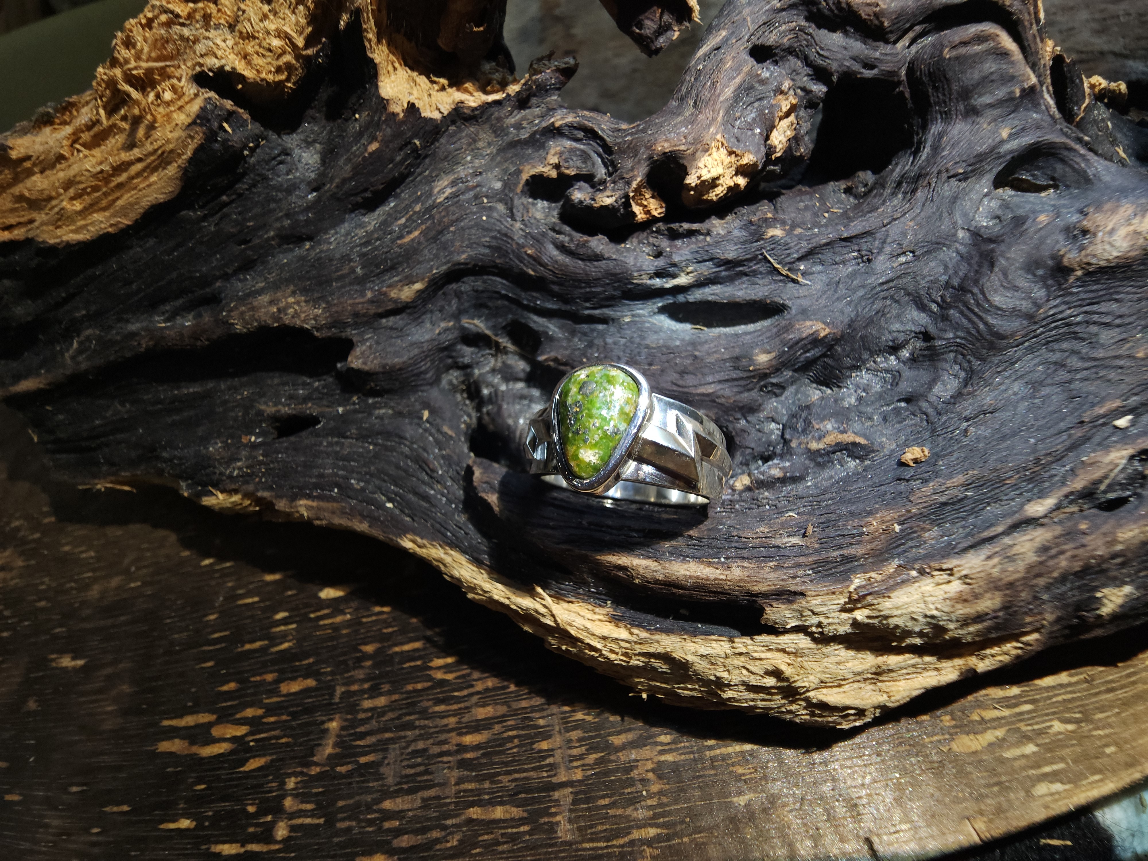 *Black Venom Jewelry- Freedom & Prayer 純銀閃電戒鑲 Sonora Gold 松石