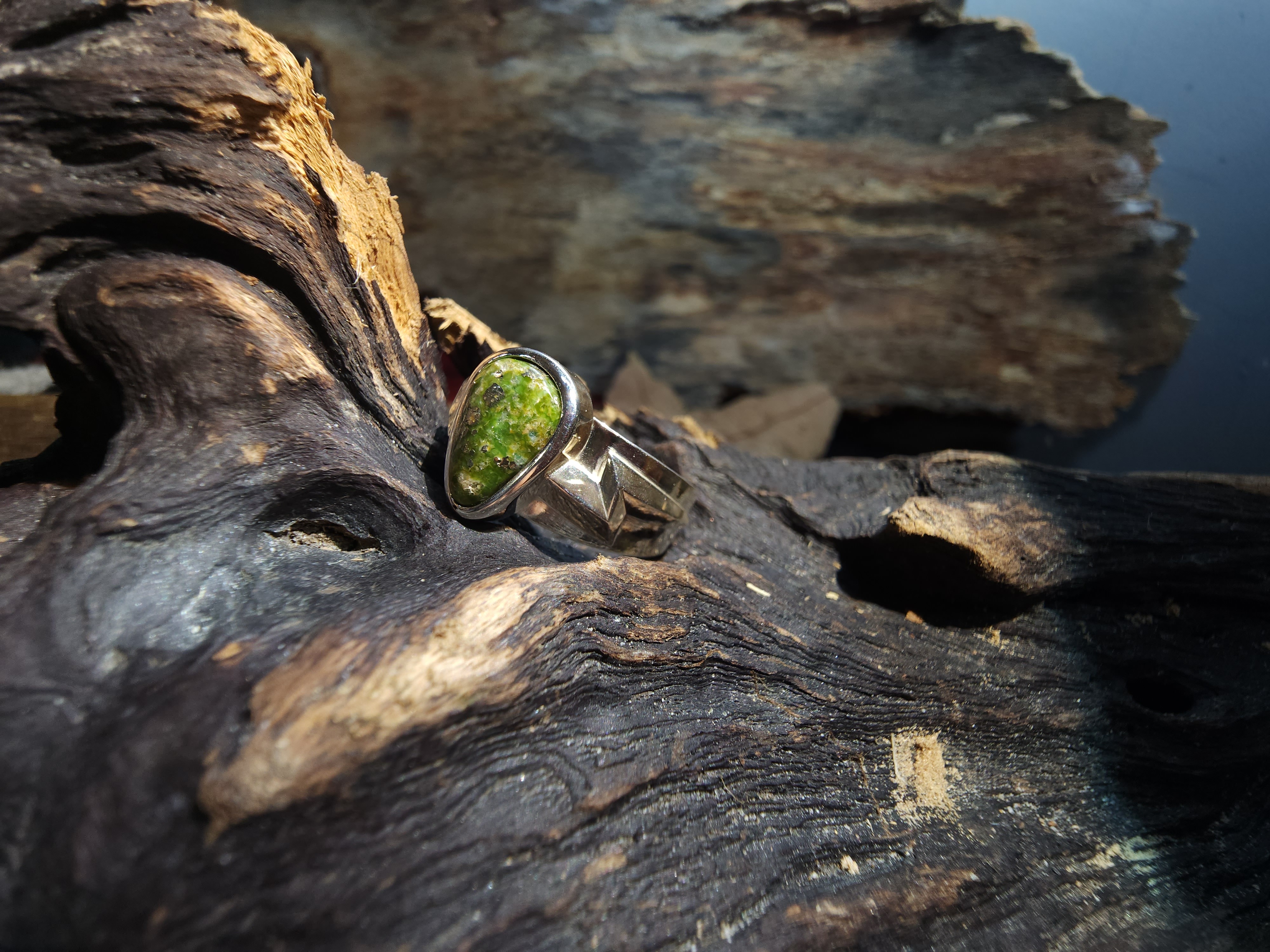 *Black Venom Jewelry- Freedom & Prayer 純銀閃電戒鑲 Sonora Gold 松石