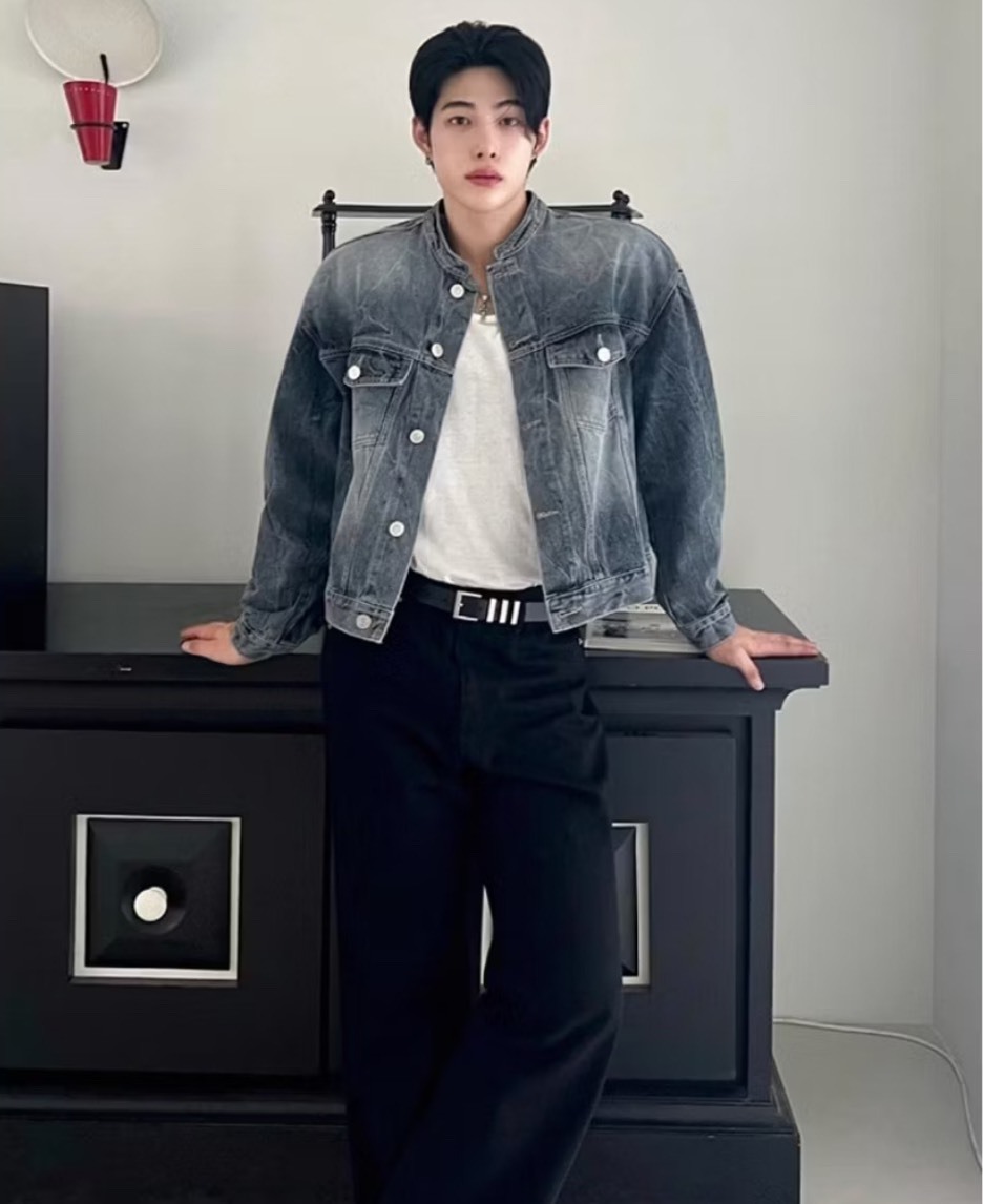 短版立領爆裂紋刷色牛仔外套