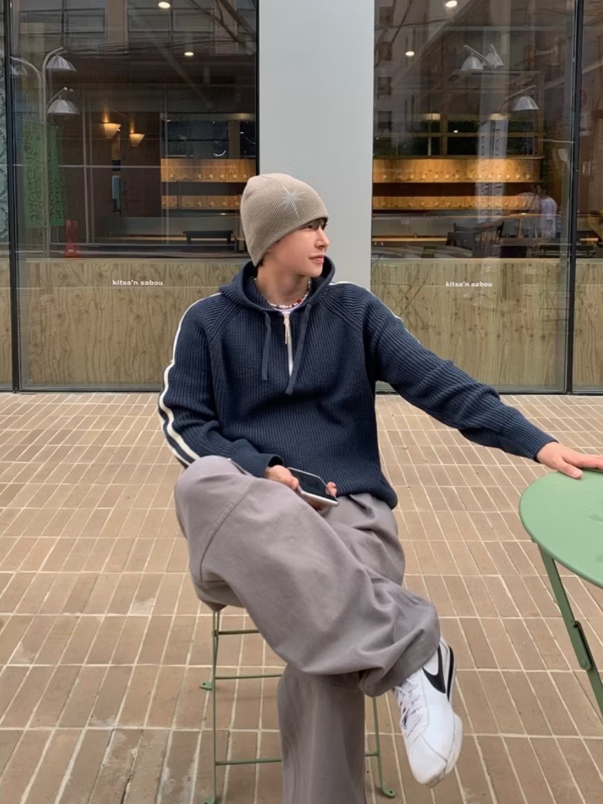 半拉鍊撞色連帽條紋針織衫