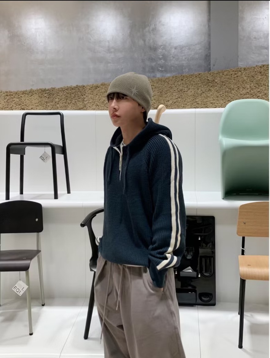 半拉鍊撞色連帽條紋針織衫