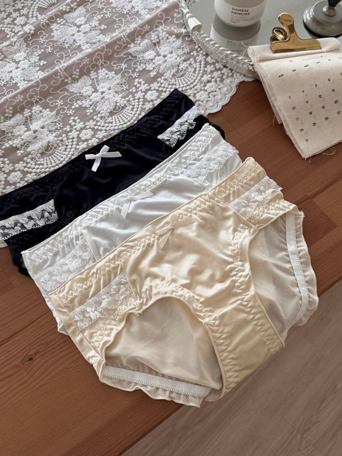 可愛女人🧁緞面蕾絲小褲3colors