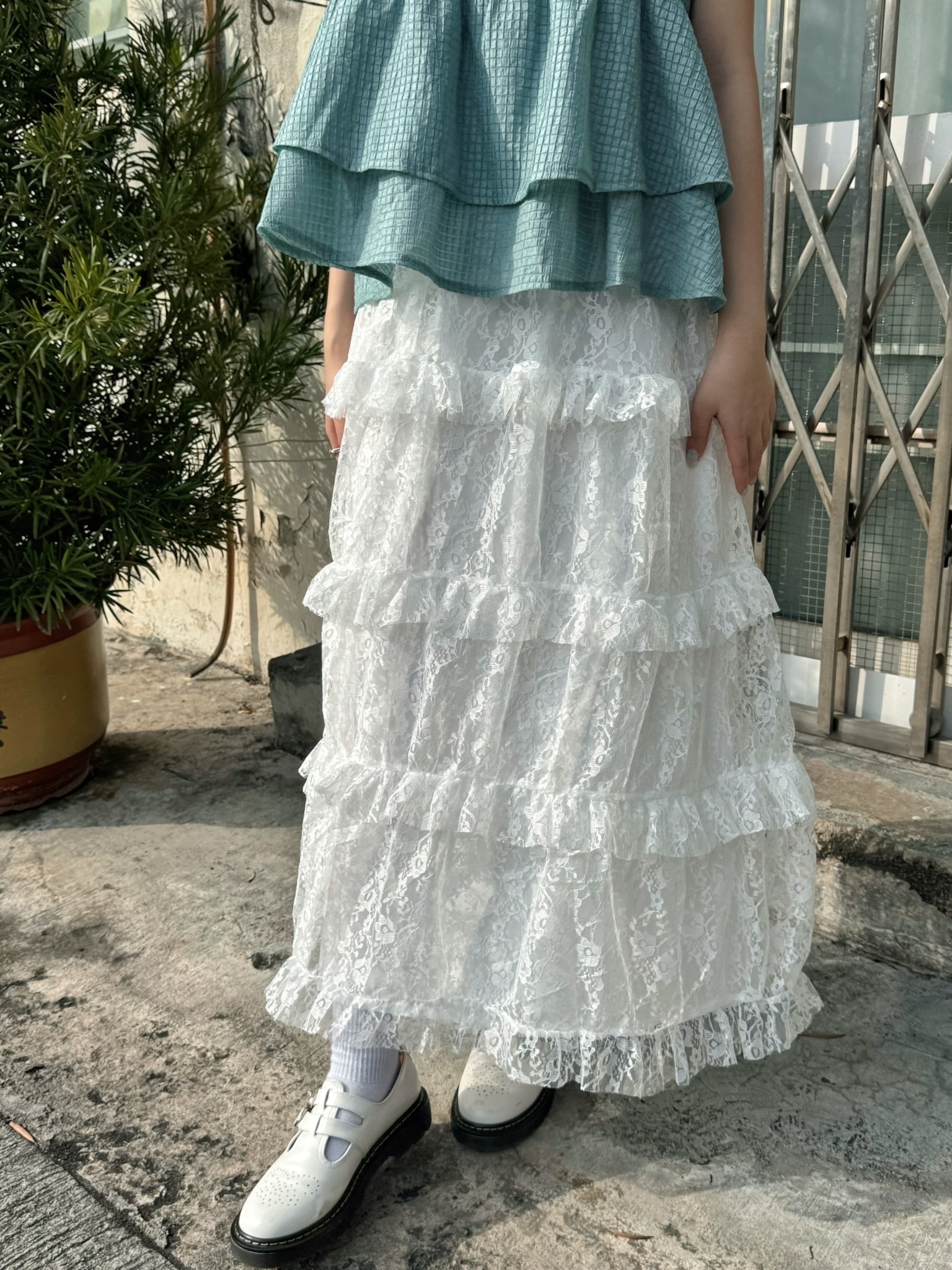 Lace fafa ruffles dress 白色