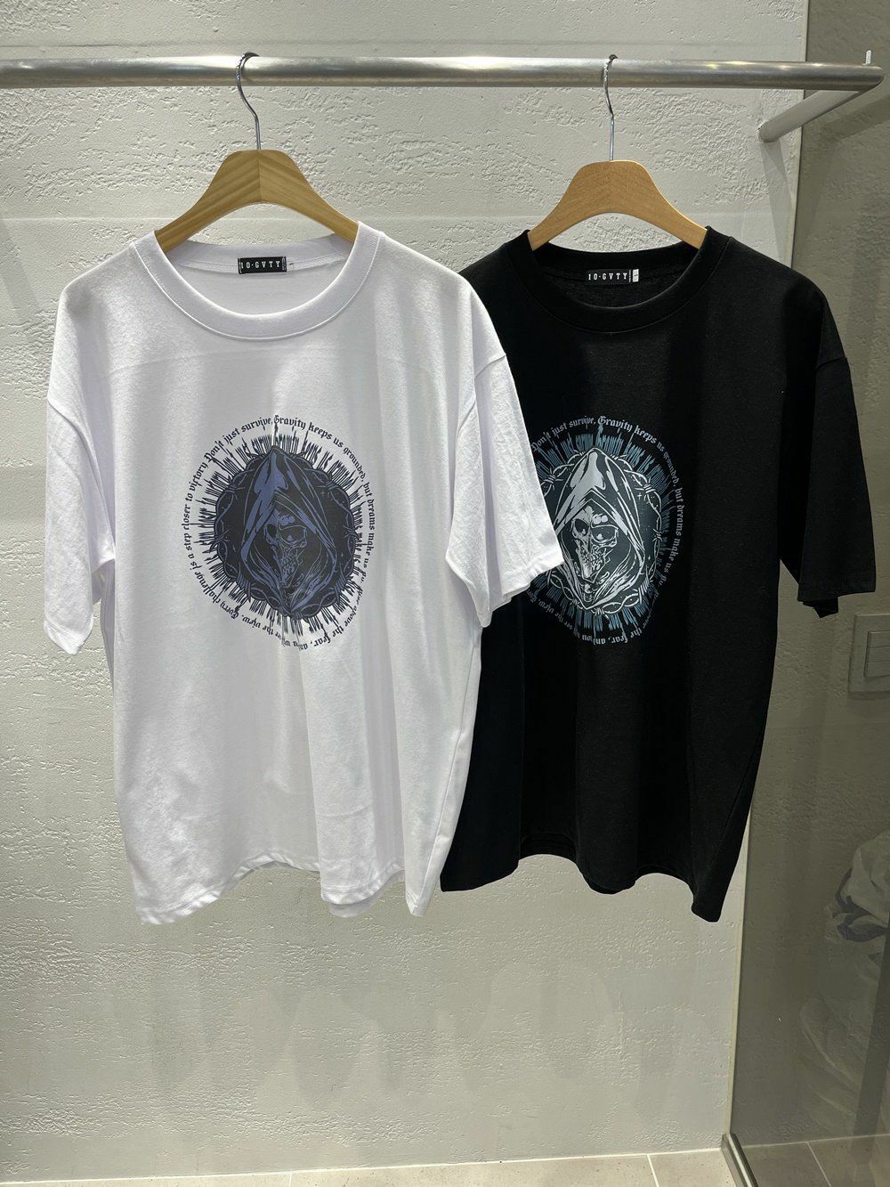 OverSize英文字圖案短袖Tee 10.GVTY-0199T