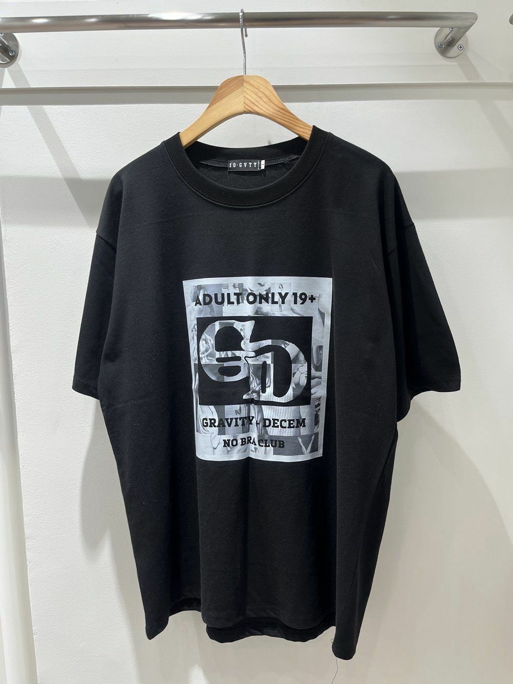 OverSize英文字圖案短袖Tee 10.GVTY-0201T