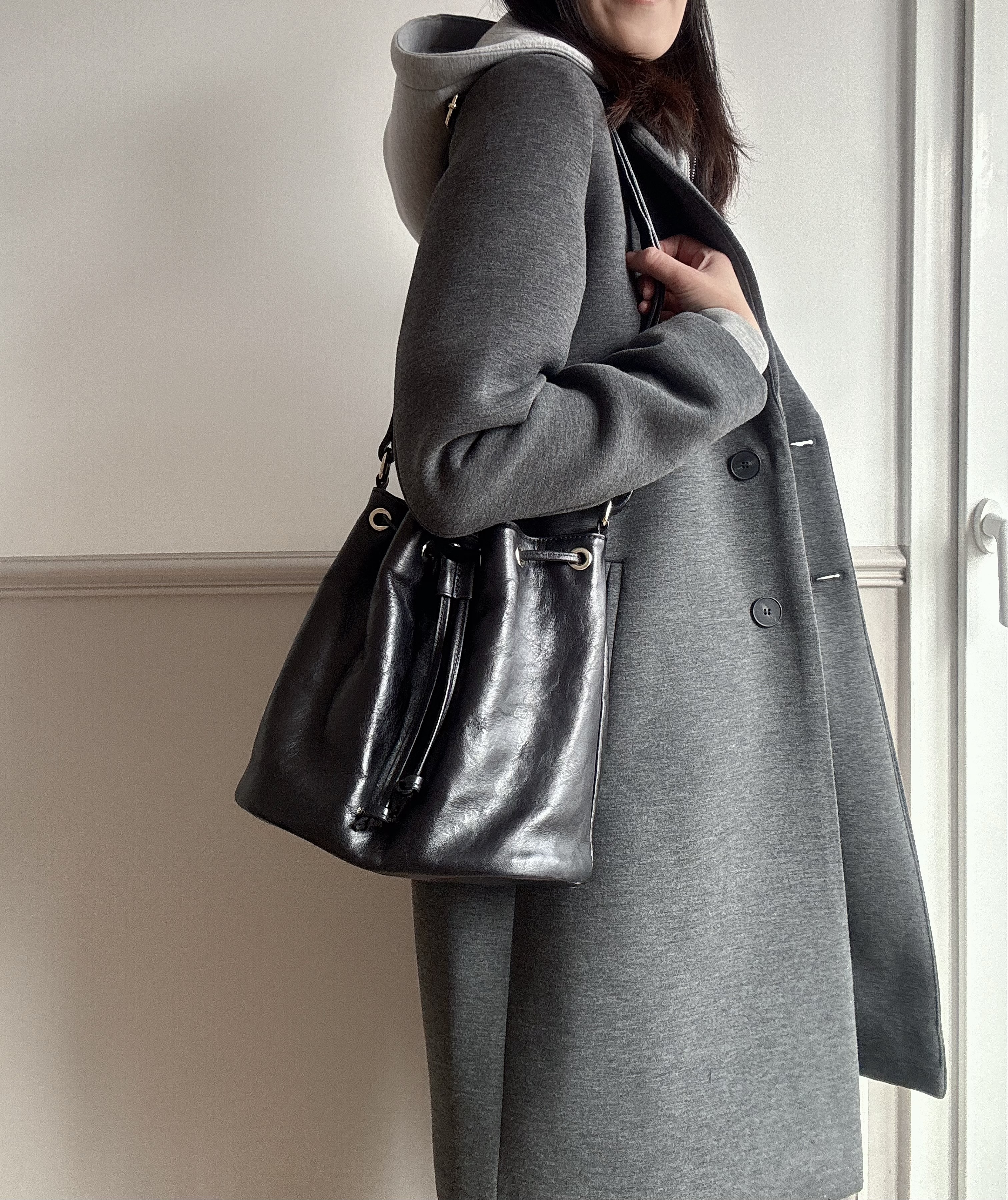 Cherry Paris Leather Bucket bag Linda 4009 Black 黑色