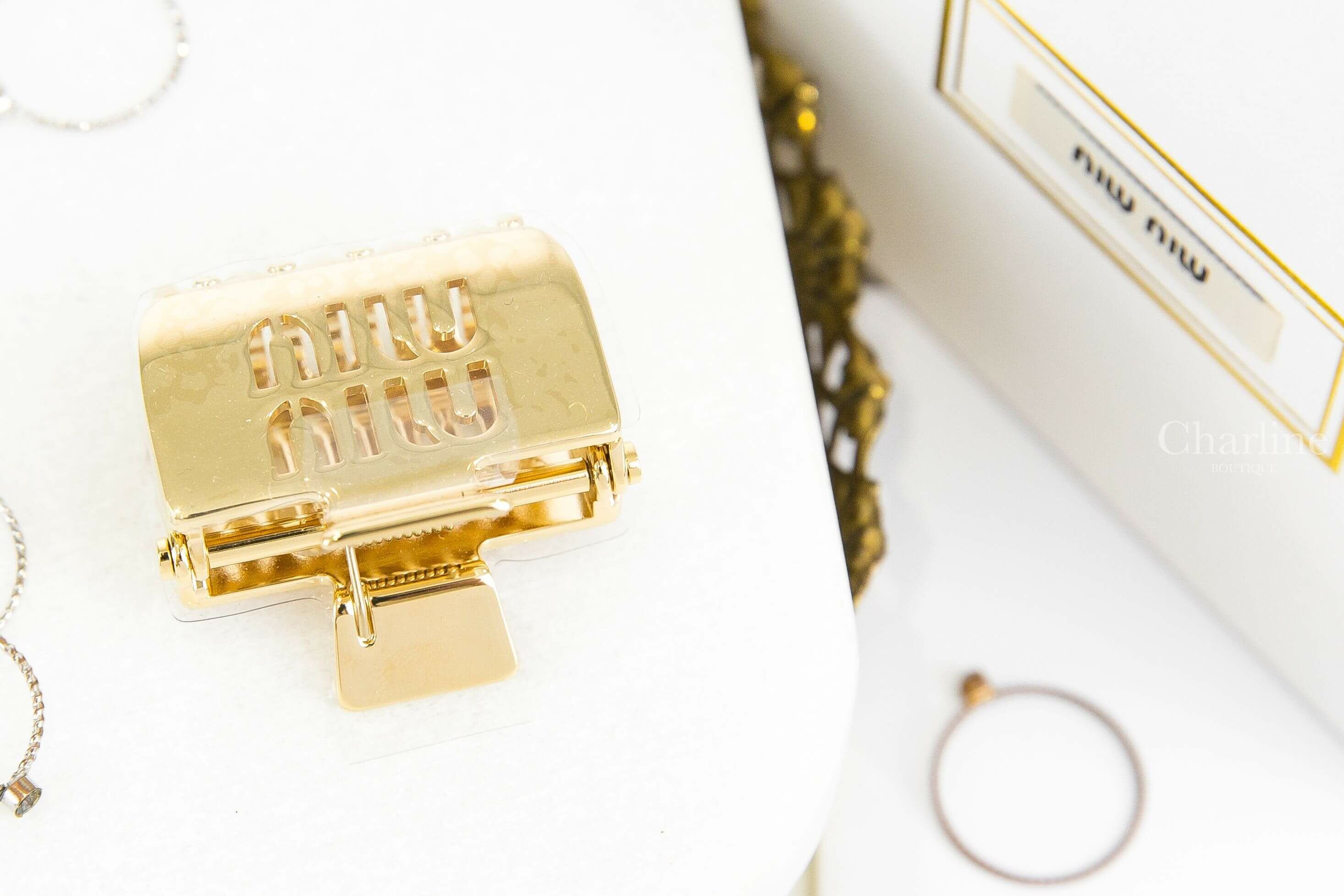 Miu Miu Hair Clip 金色簍空字母髮夾-Charline Boutique 精品代購