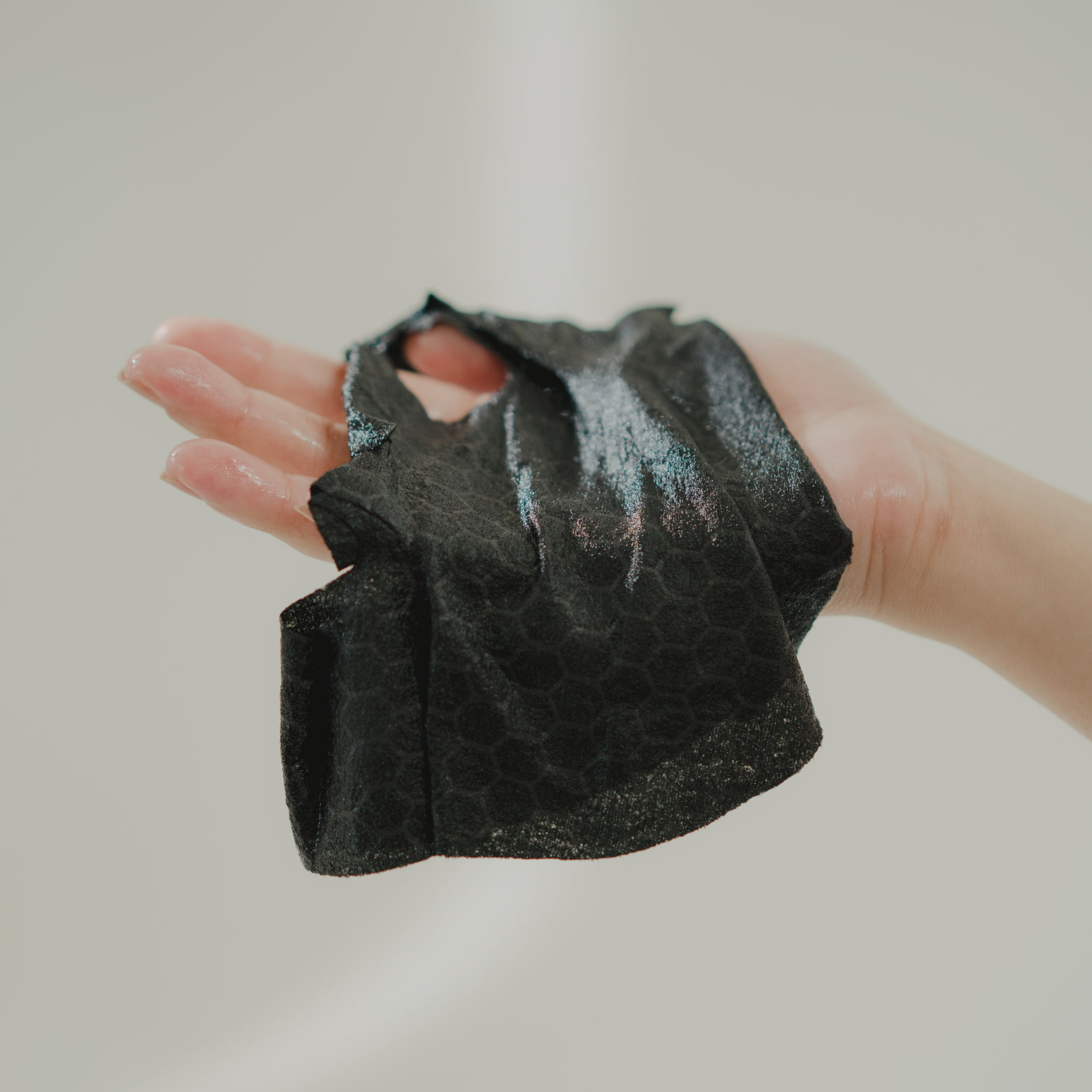 還我青春撫紋緊緻黑面膜 ｜ Graphene™ 類蛇毒胜肽緊緻導膜 (SYN®-AKE + Graphene)