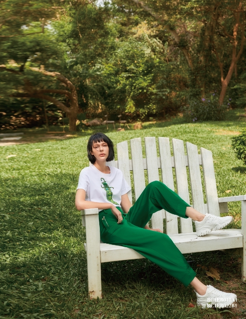 BC1EB010A1 異國花園玩趣印花上衣 (2色)