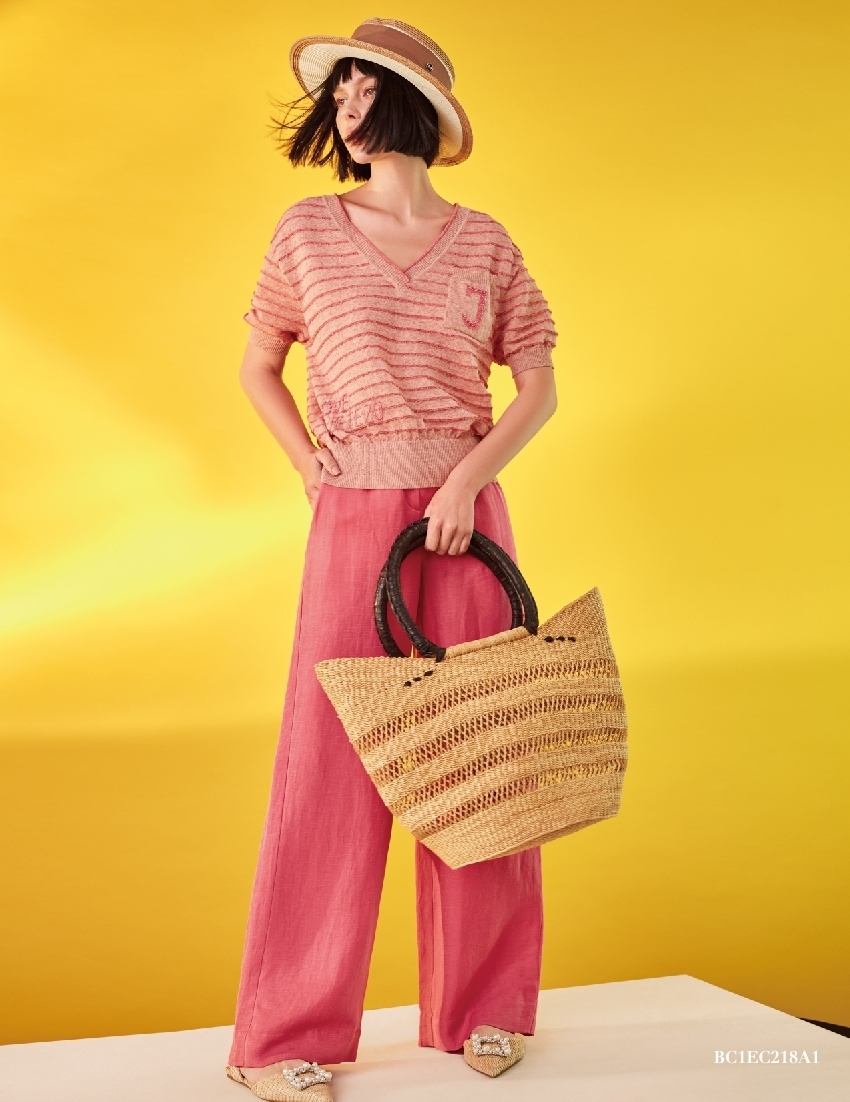 BC1EC218A1 濱海風情沙灘派對針織V領上衣