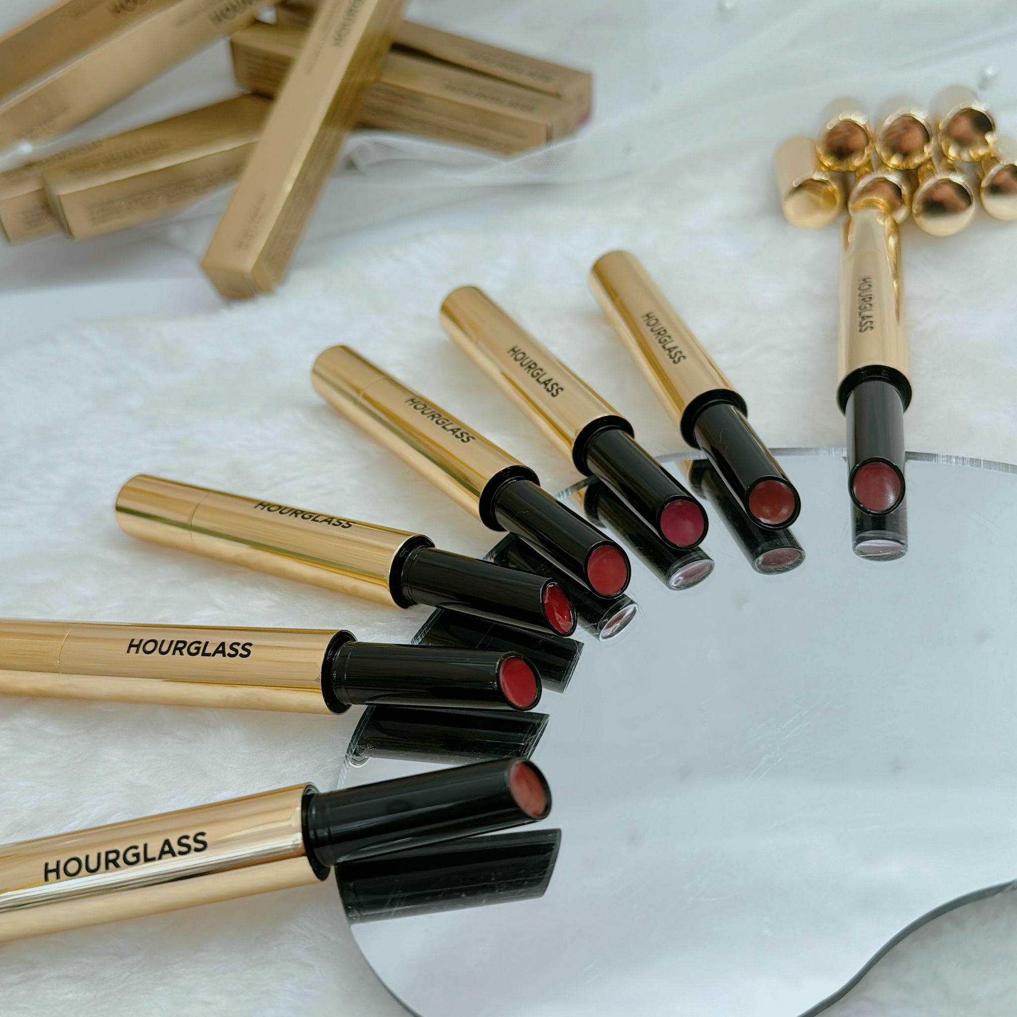 Hourglass 豐盈固體亮澤唇蜜