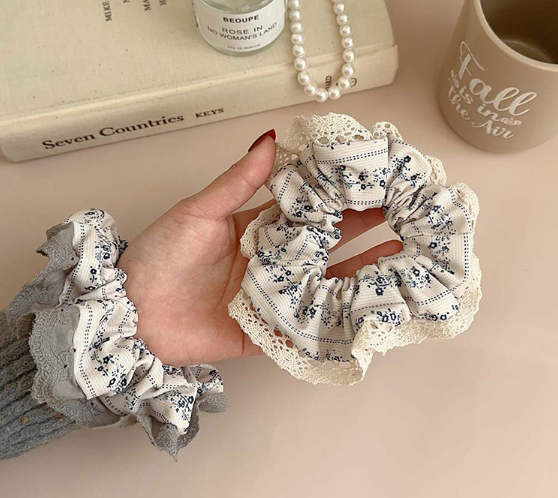 [3 FOR RM10] Small Floral Lace Scrunchie