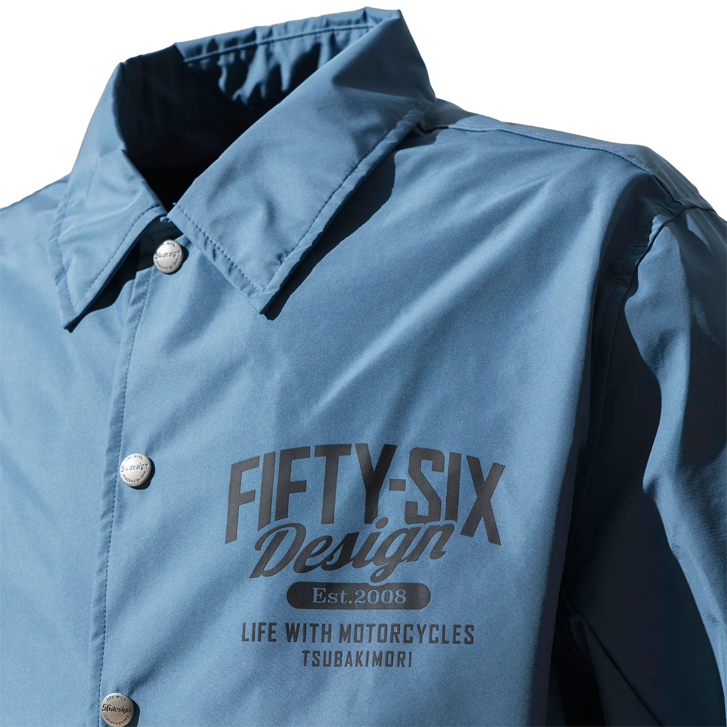 56DESIGN 三層防護教練外套，防撥水透氣布料搭配隱藏式防護夾克，機能與時尚兼具