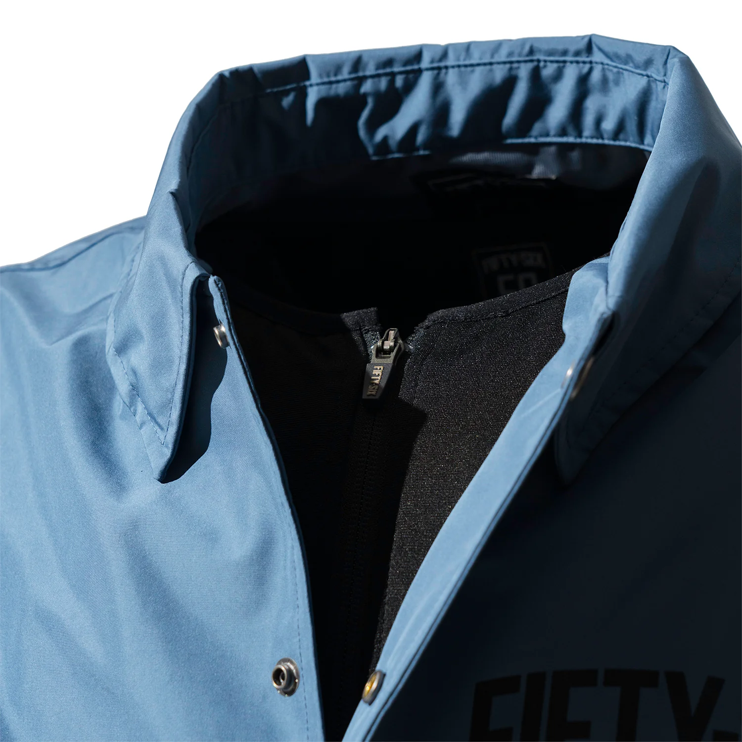 56DESIGN 三層防護教練外套，都市機能風格，日常穿搭與通勤騎行的多功能選擇