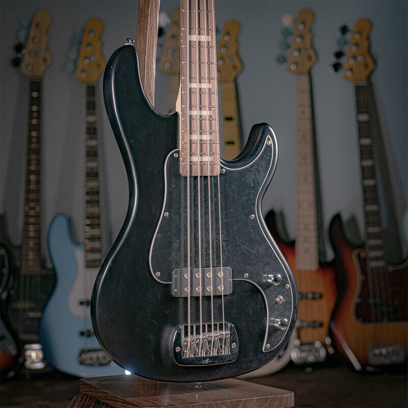 G&L Tribute KILOTON Black Frost 電貝斯