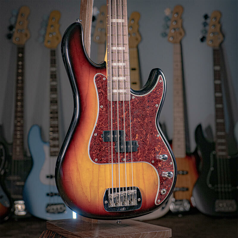 G&L Tribute LB100 3-Tone Sunburst 電貝斯