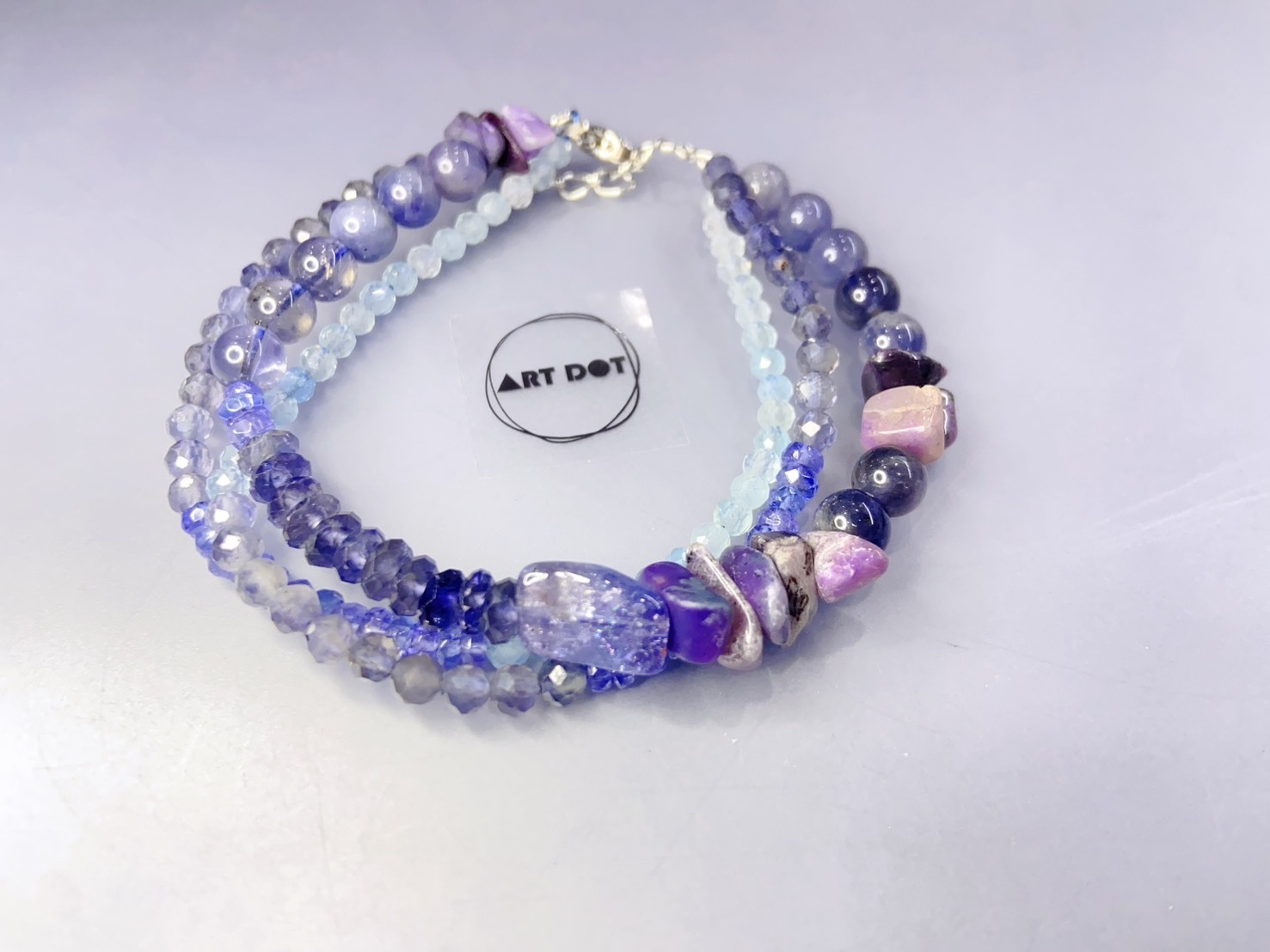 藍紫幻境丨堇青石、舒俱萊石、丹泉石、與海藍寶